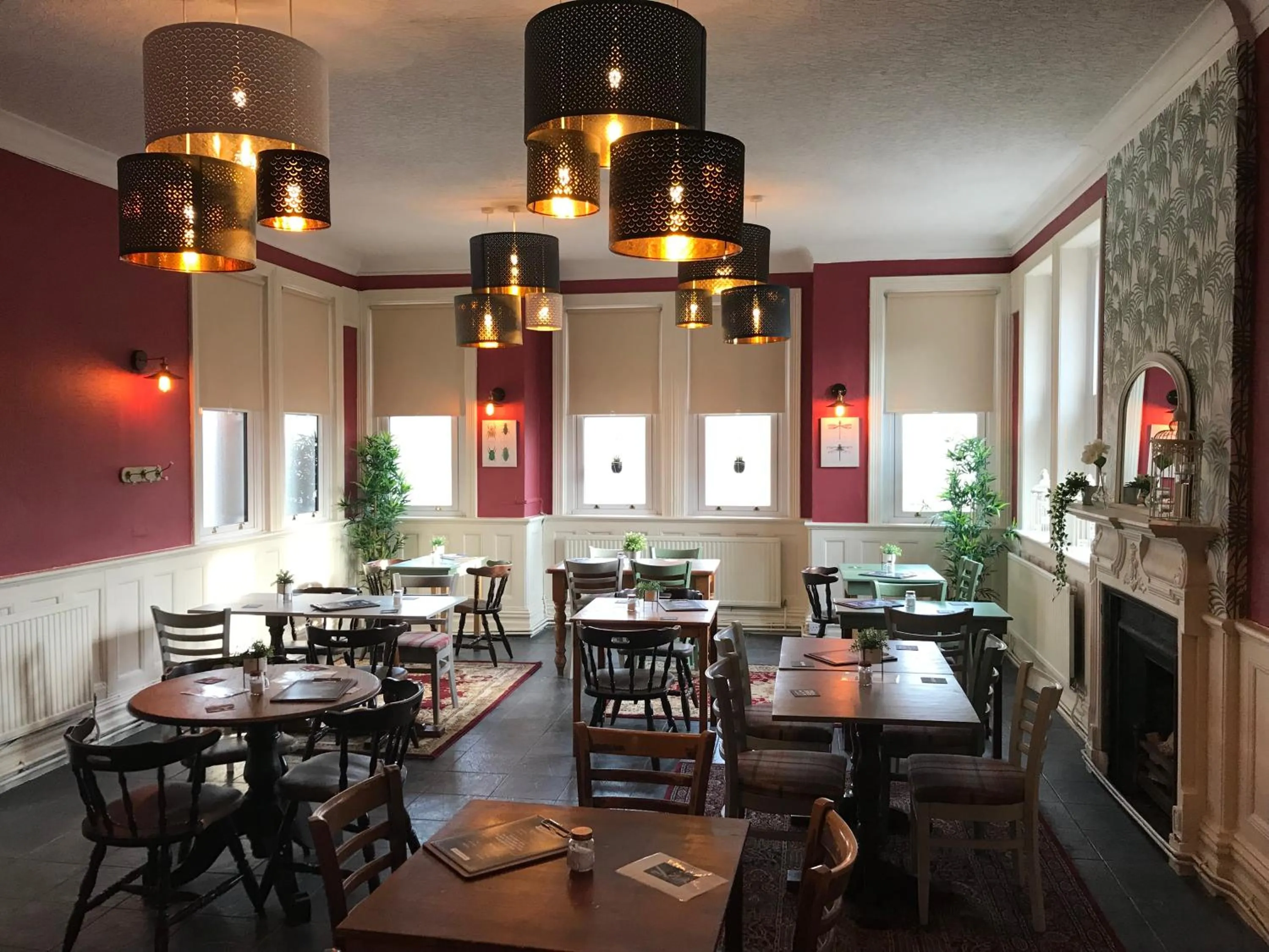 Restaurant/places to eat in The Newbridge Hotel