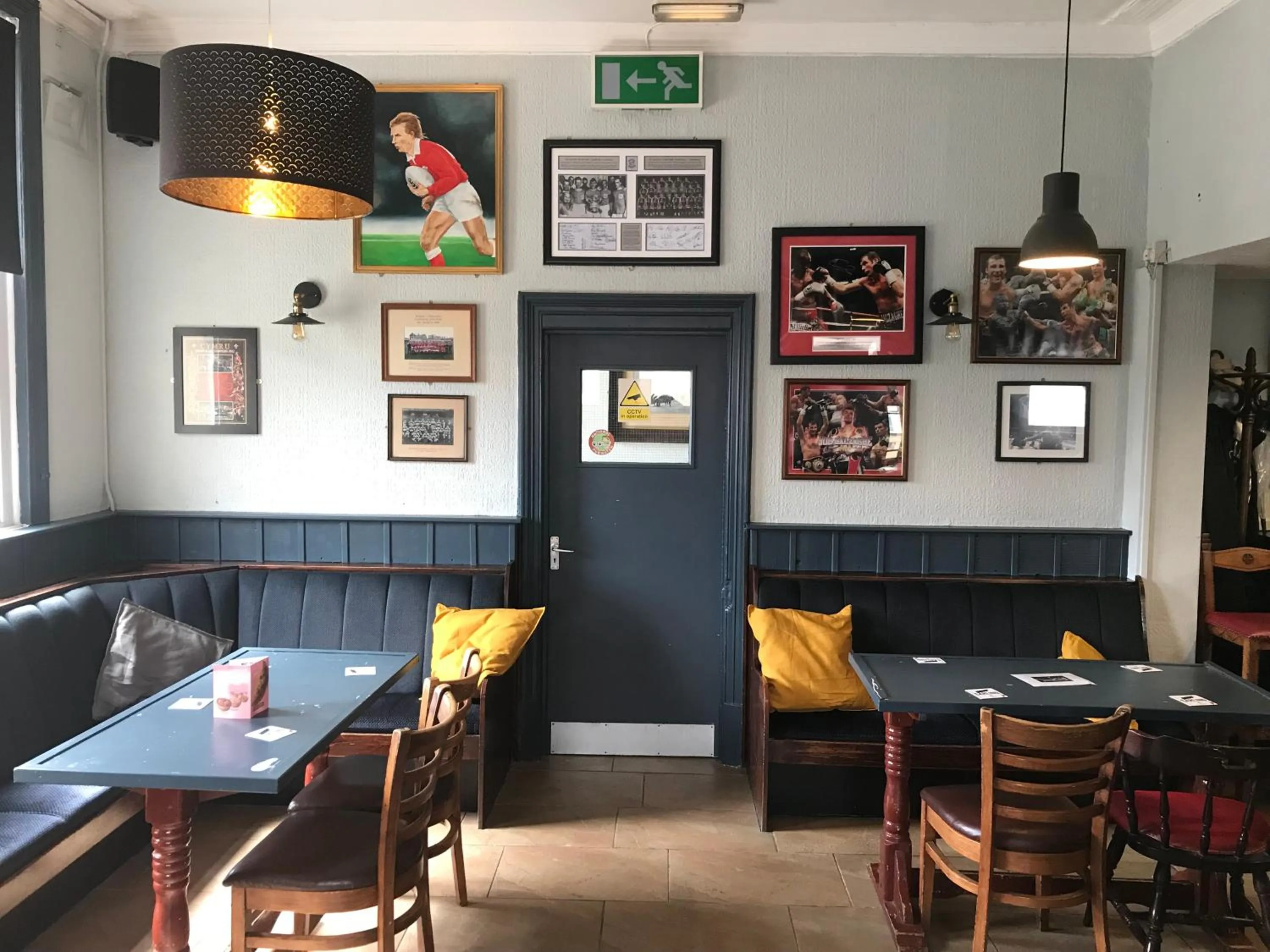 Lounge or bar in The Newbridge Hotel