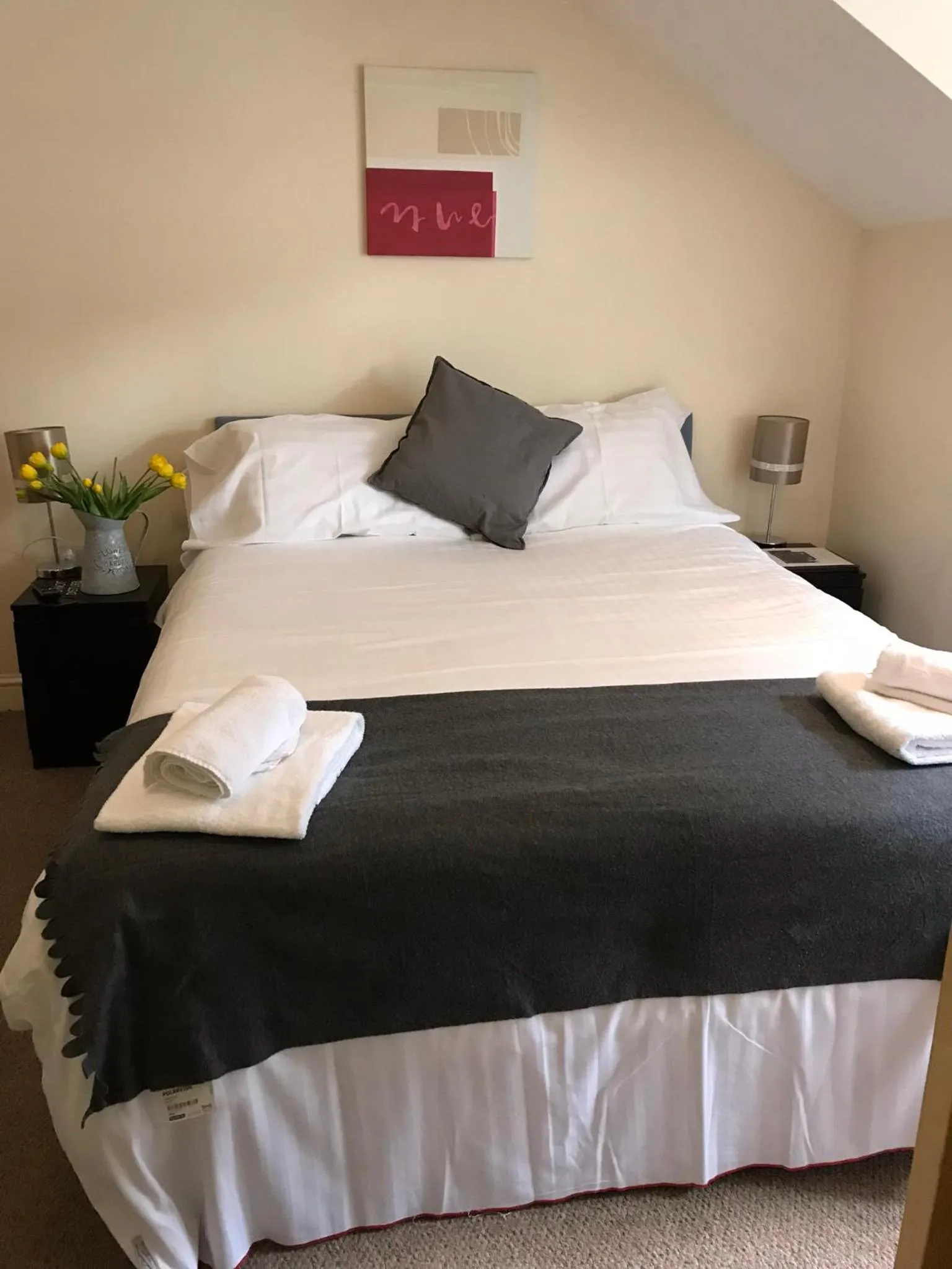 Bedroom, Bed in The Newbridge Hotel