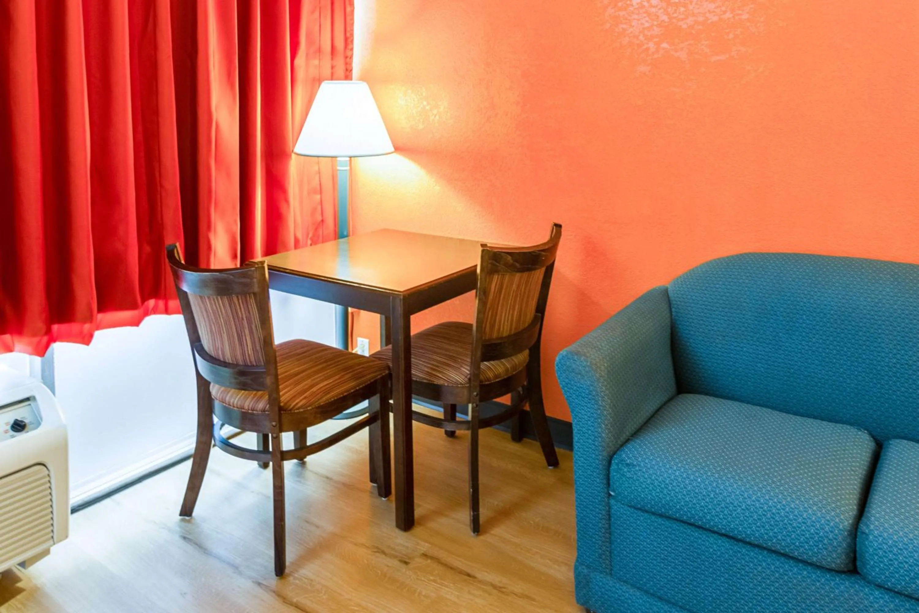 Photo of the whole room in Motel 6-Groton, CT - Casinos nearby