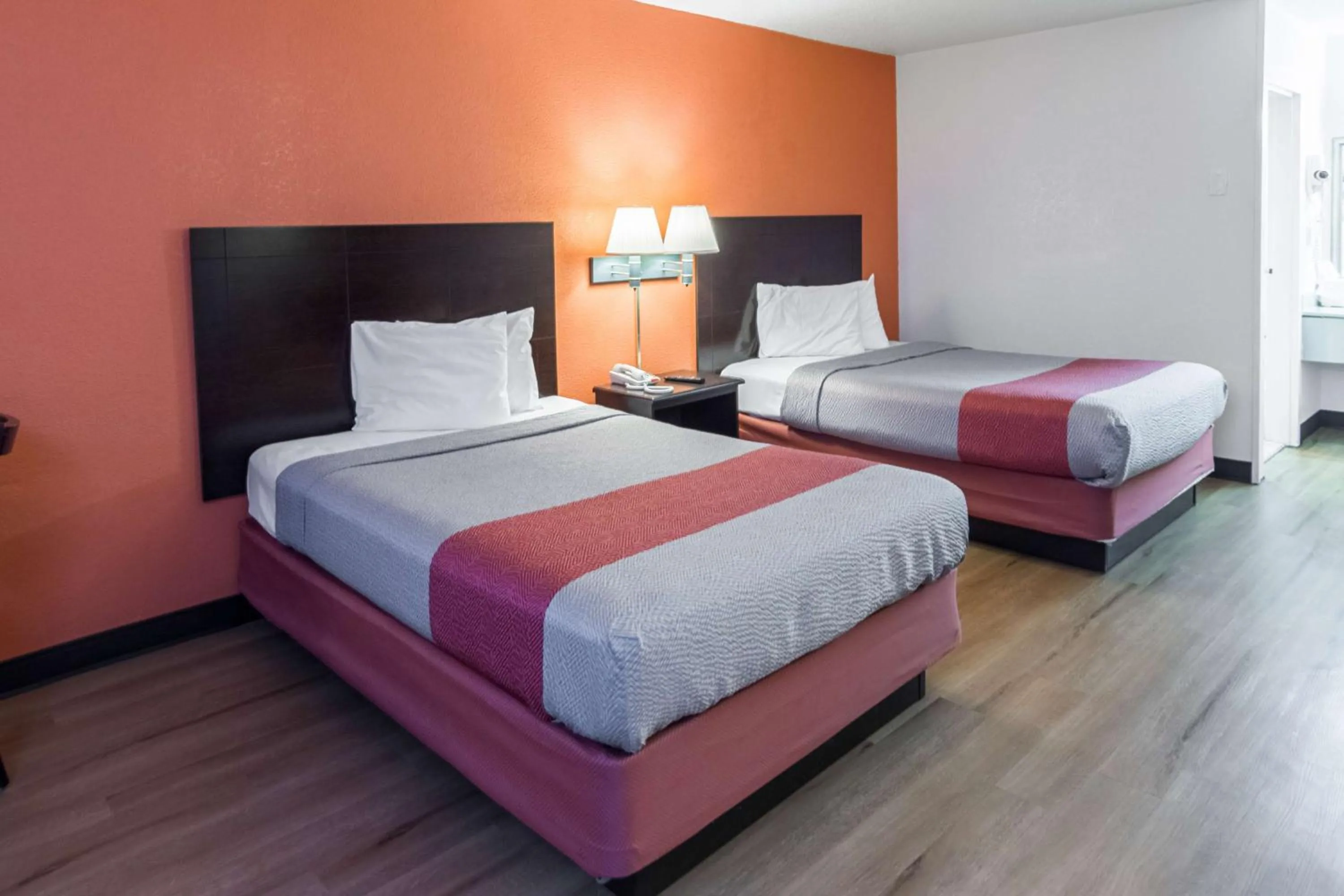 Bedroom, Bed in Motel 6-Groton, CT - Casinos nearby