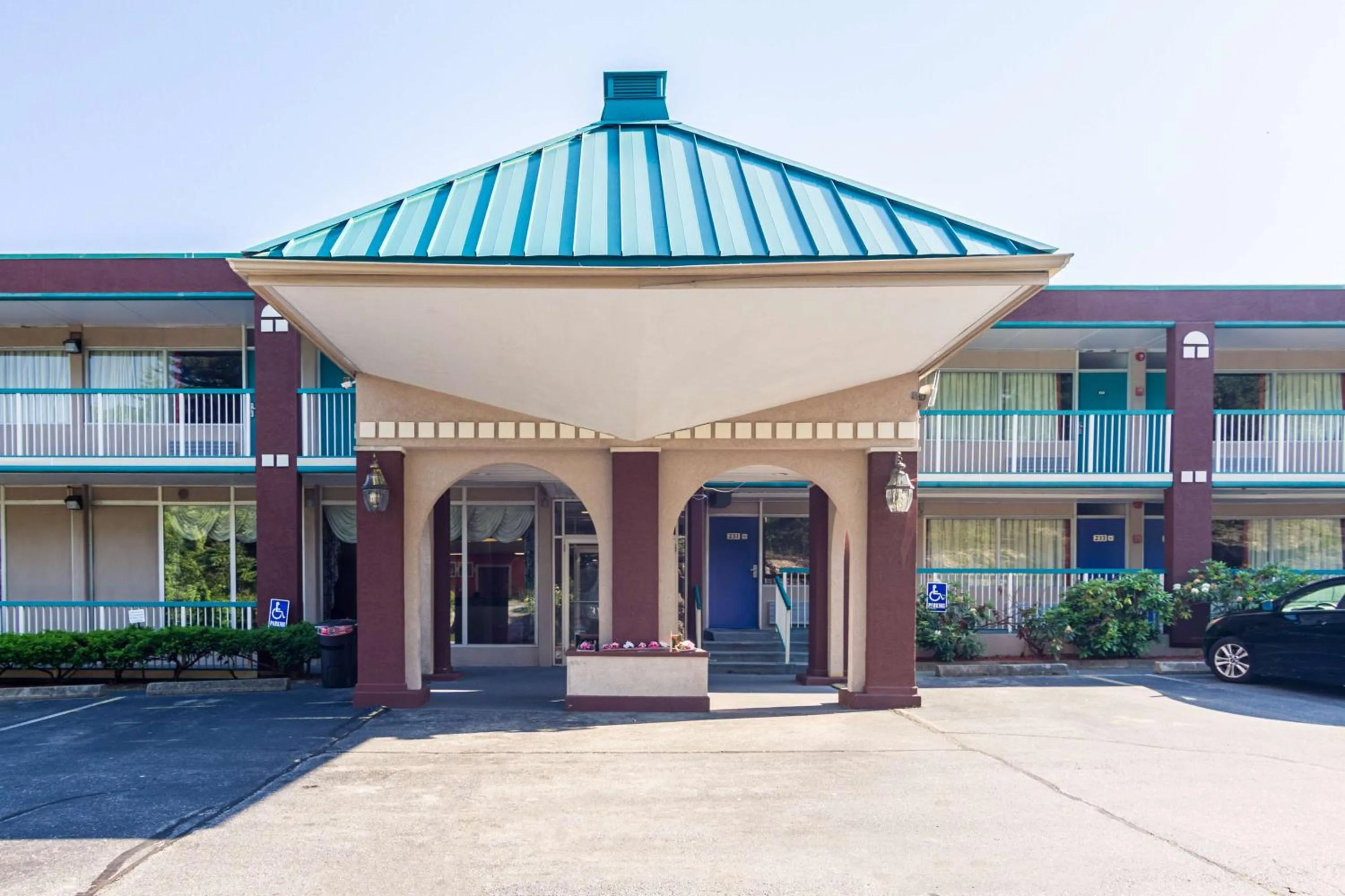 Property building in Motel 6-Groton, CT - Casinos nearby