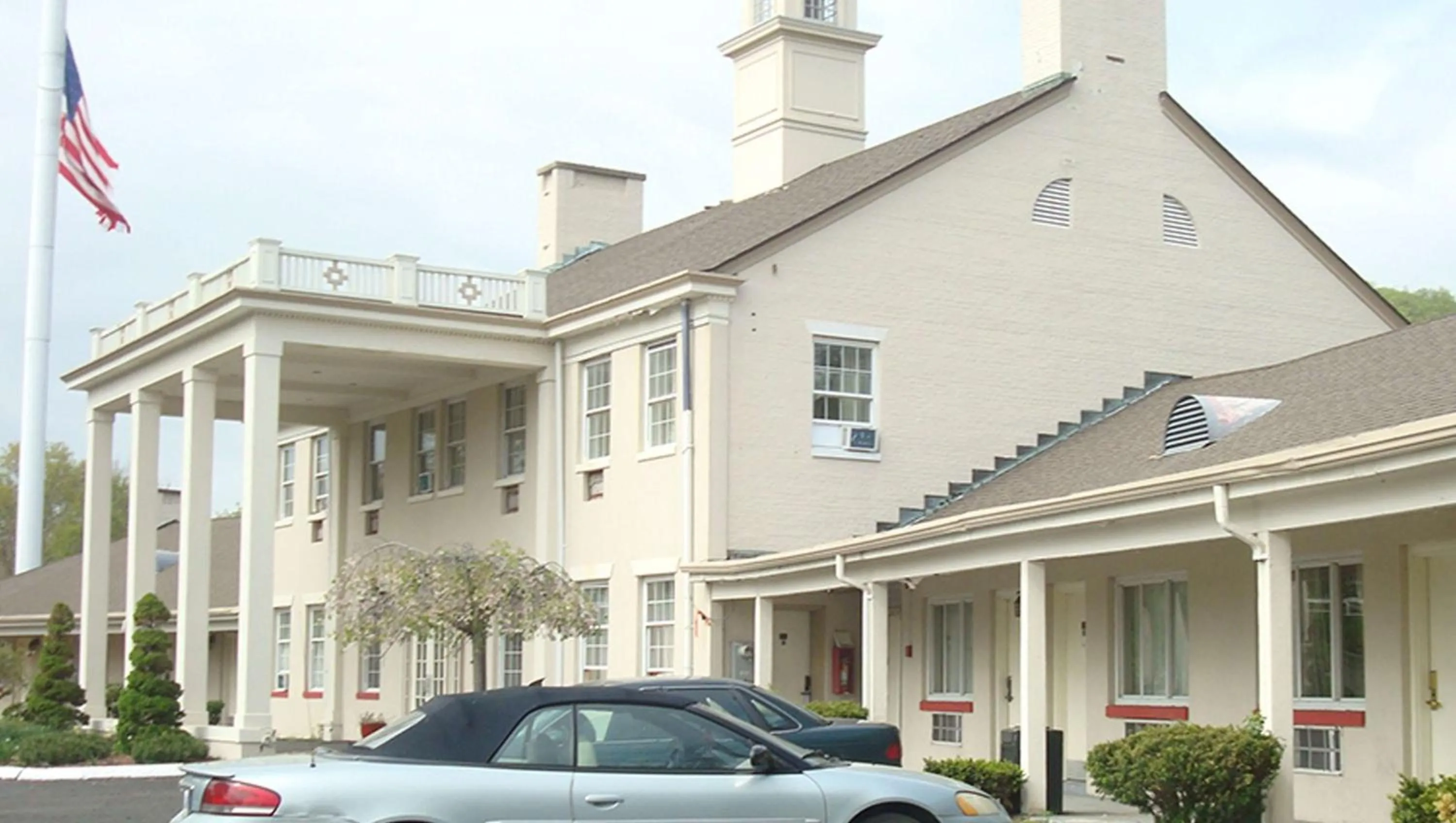 Property building in New Haven Inn