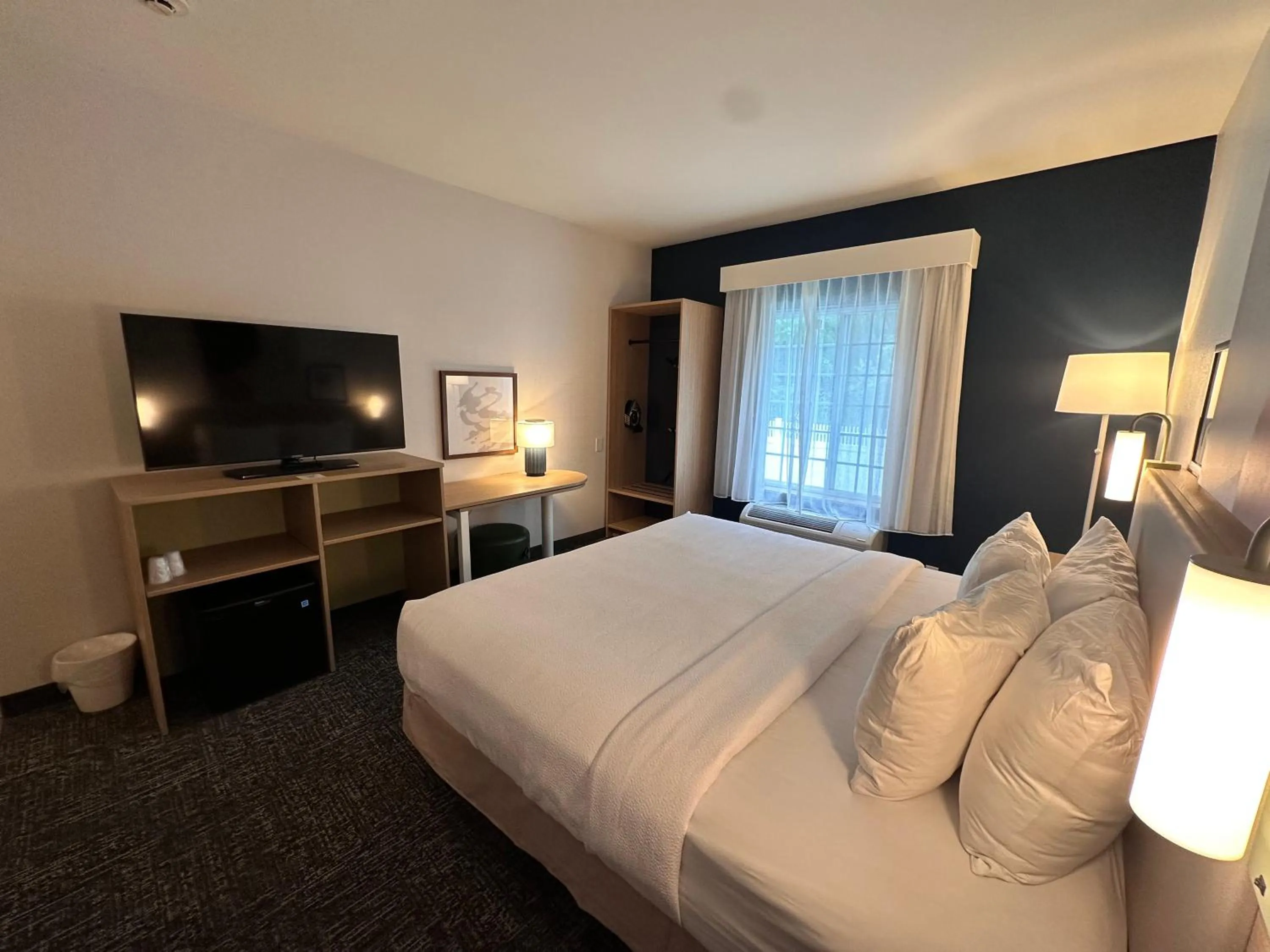 Photo of the whole room, Bed in Spark by Hilton Guilford