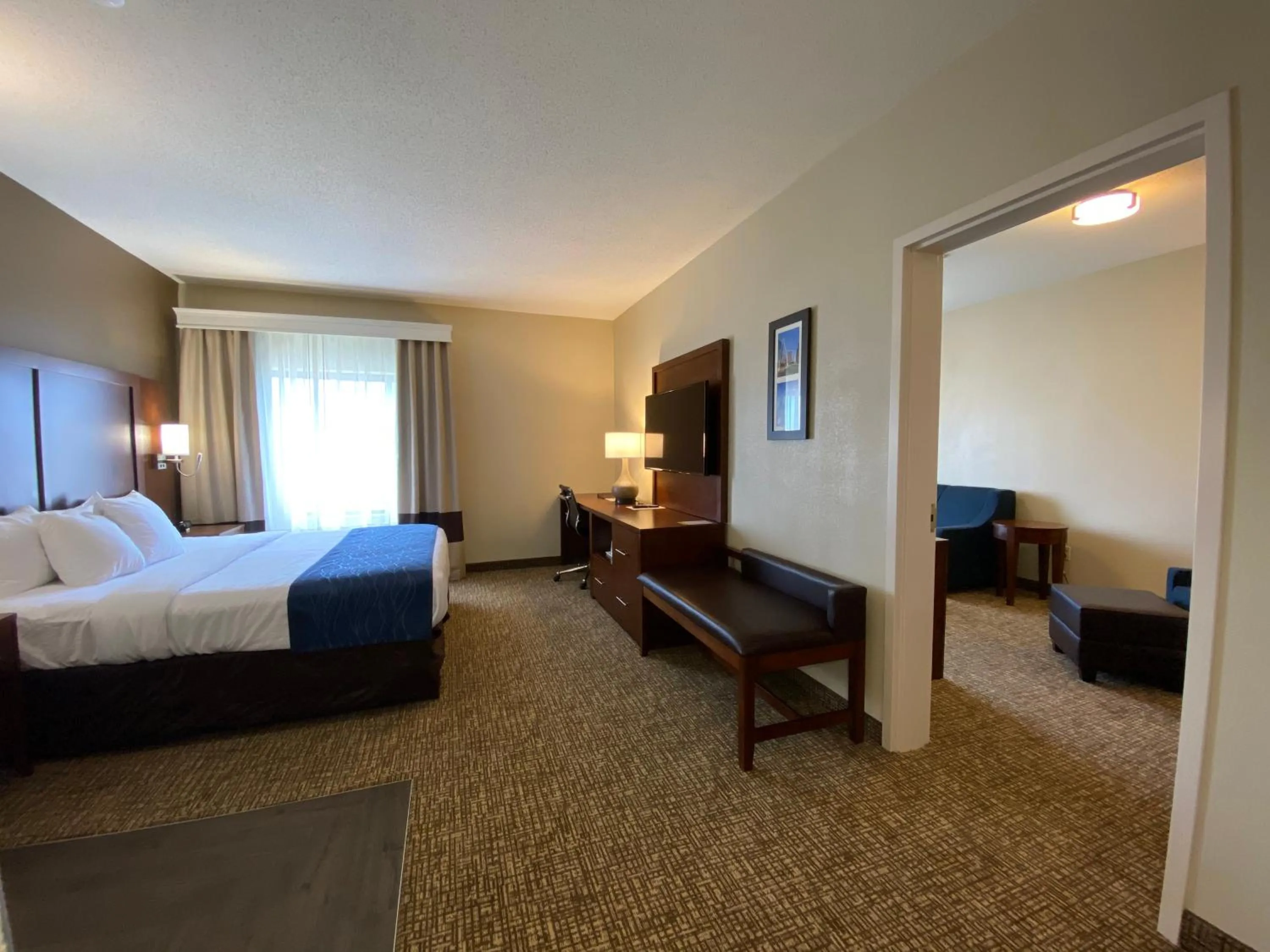 Bed in Comfort Inn East Windsor - Springfield