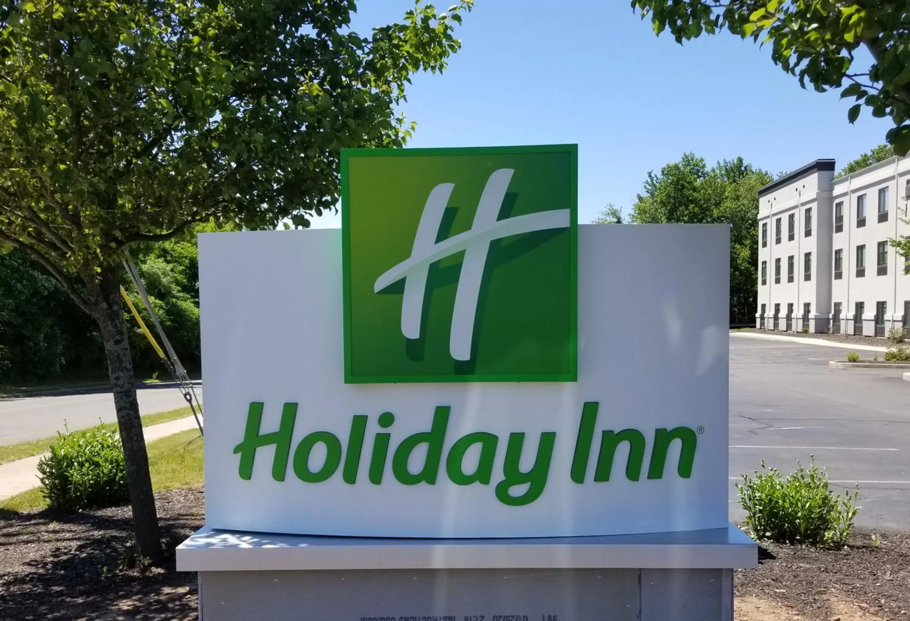Property building in Holiday Inn Cheshire - Southington by IHG Property building in Holiday Inn Cheshire - Southington by IHG