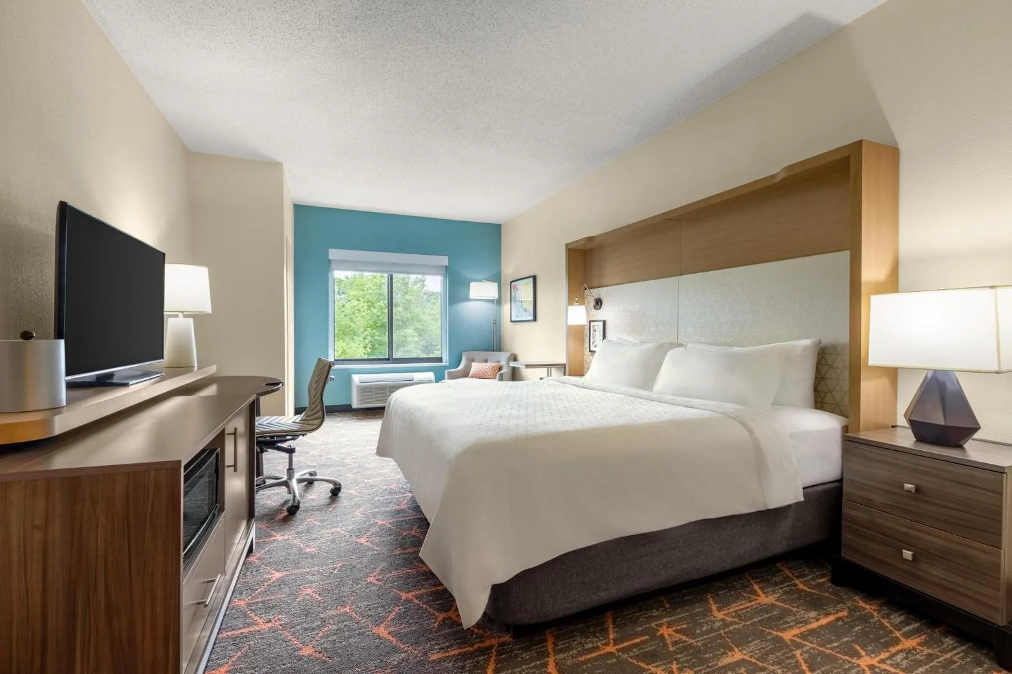 Photo of the whole room, Bed in Holiday Inn Cheshire - Southington by IHG