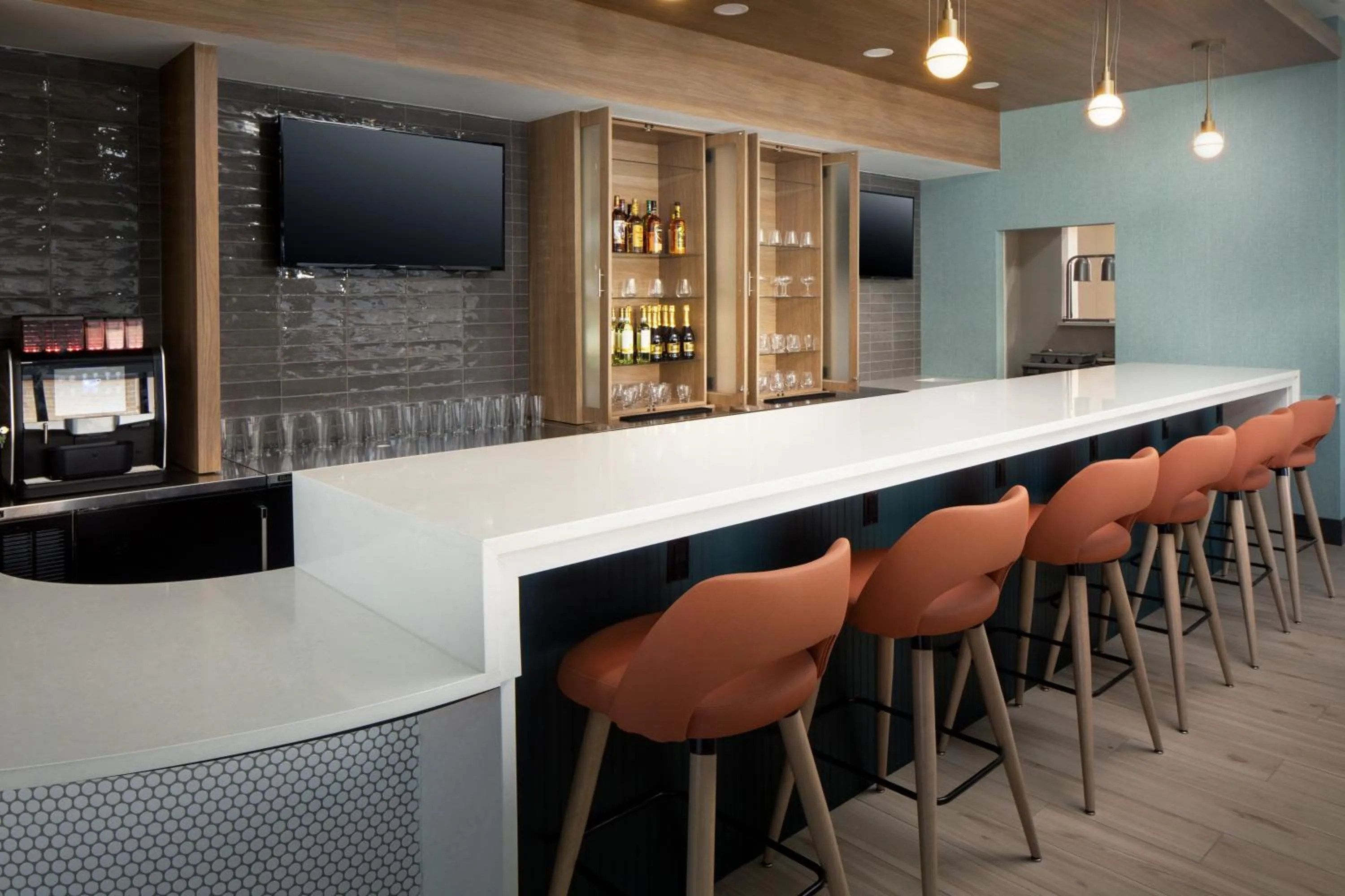 Lounge or bar in Holiday Inn Cheshire - Southington by IHG