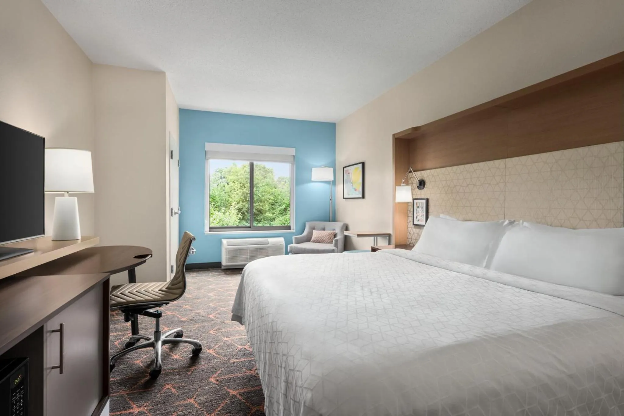 Photo of the whole room, Bed in Holiday Inn Cheshire - Southington by IHG