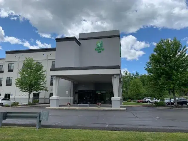Property building in Holiday Inn Cheshire - Southington by IHG Property building in Holiday Inn Cheshire - Southington by IHG