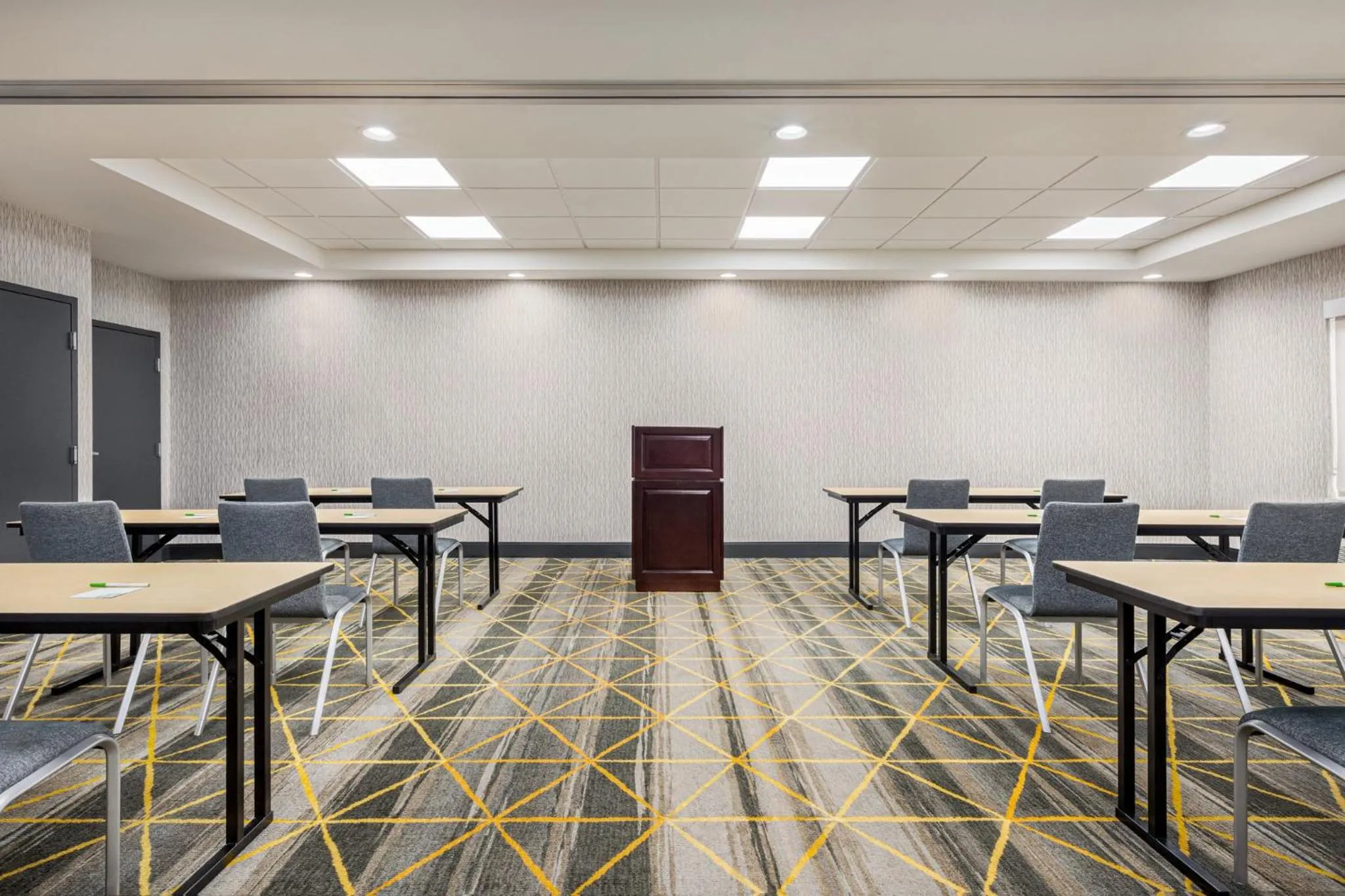 Meeting/conference room in Holiday Inn Cheshire - Southington by IHG