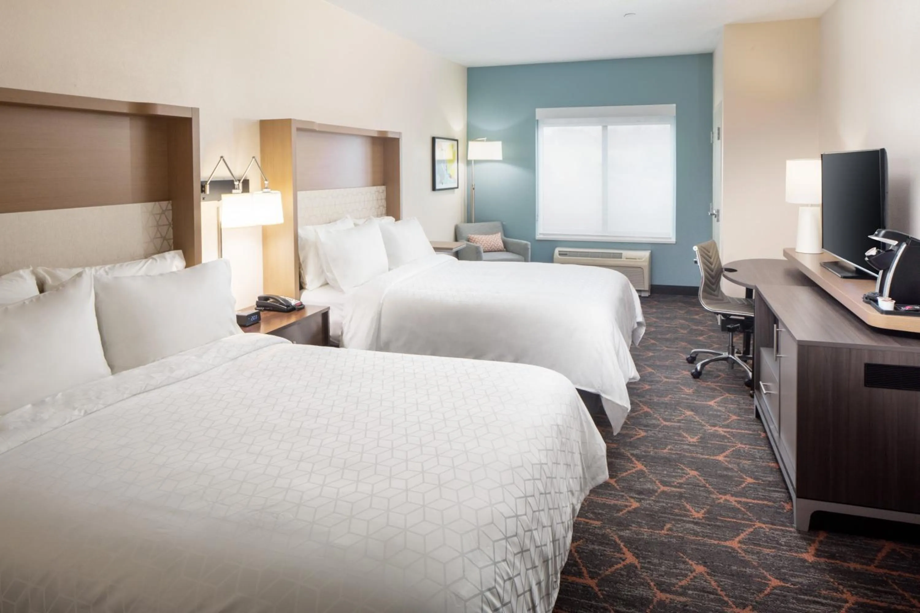 Photo of the whole room, Bed in Holiday Inn Cheshire - Southington by IHG