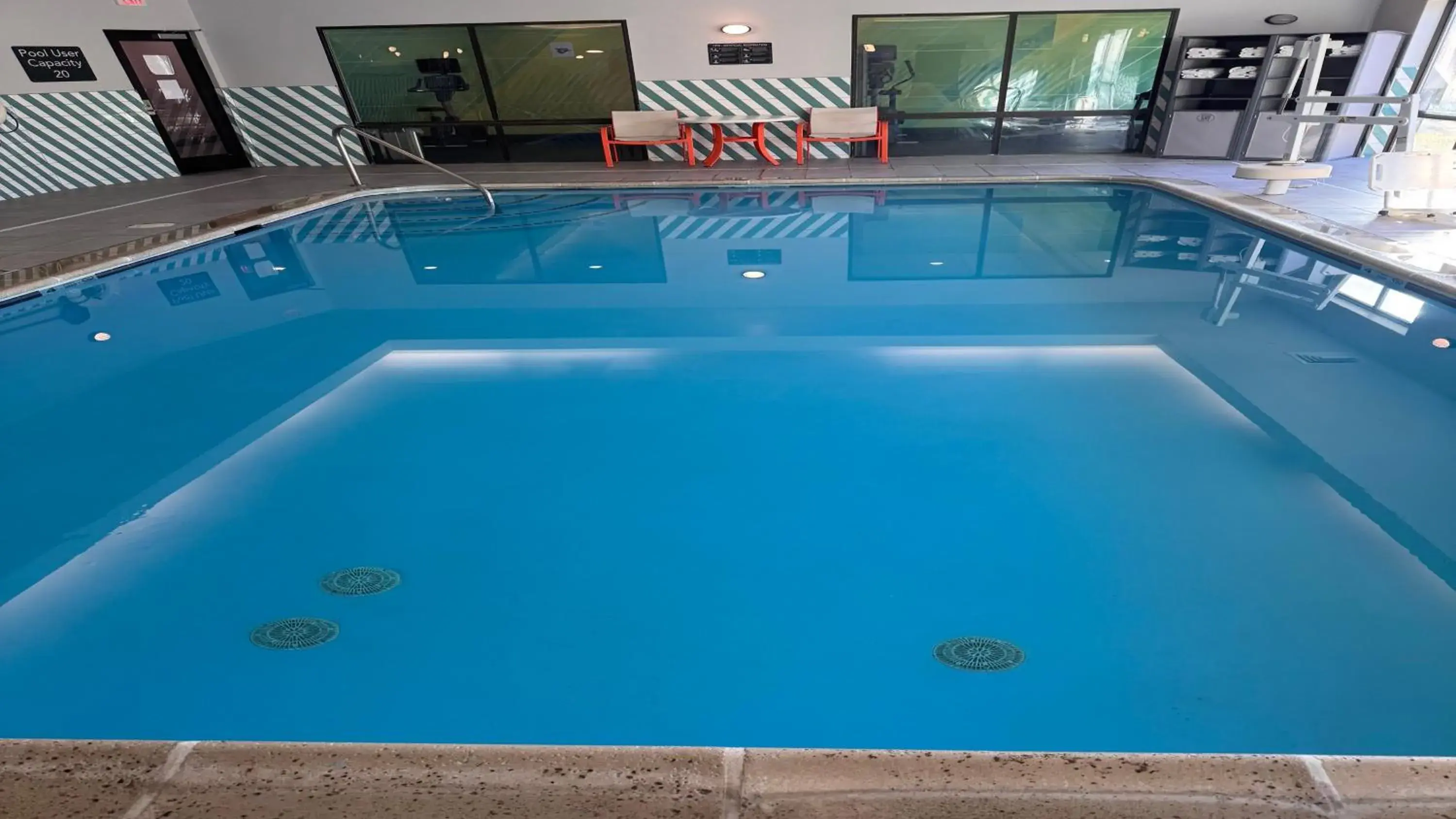 Swimming pool in Holiday Inn Cheshire - Southington by IHG Swimming pool in Holiday Inn Cheshire - Southington by IHG