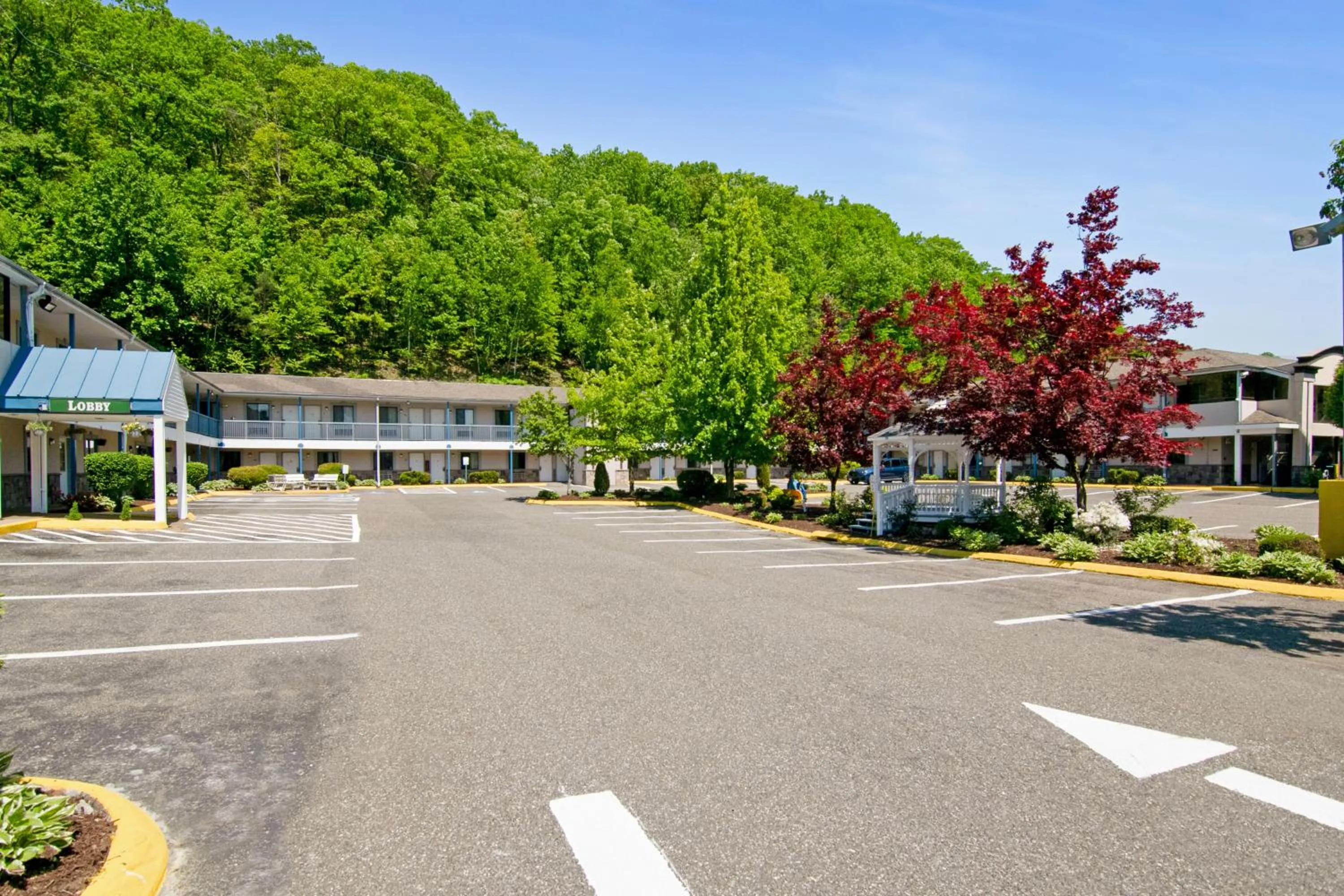 Property building in Americas Best Value Inn Torrington, CT