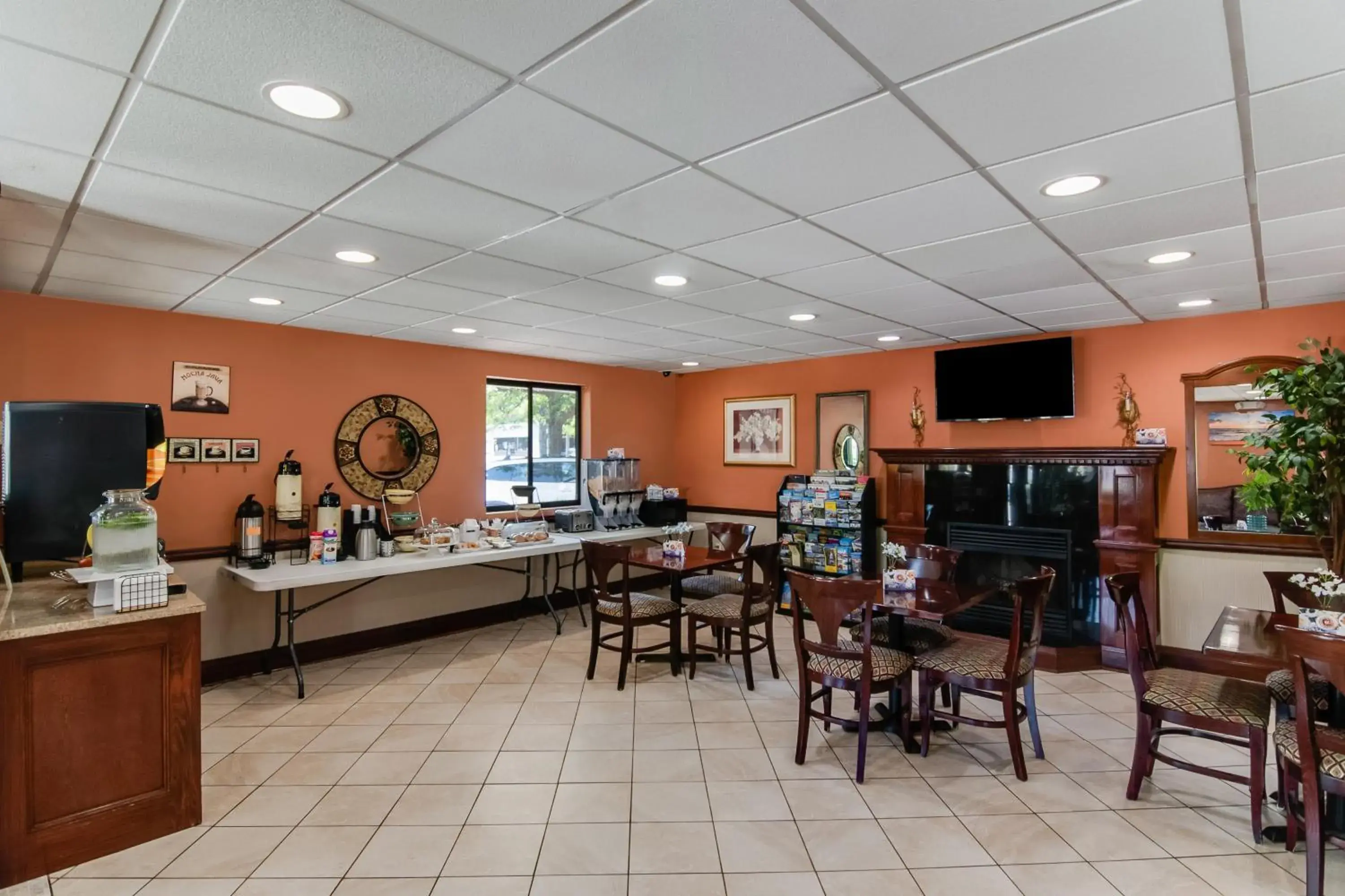 Restaurant/places to eat in Americas Best Value Inn Torrington, CT Restaurant/places to eat in Americas Best Value Inn Torrington, CT