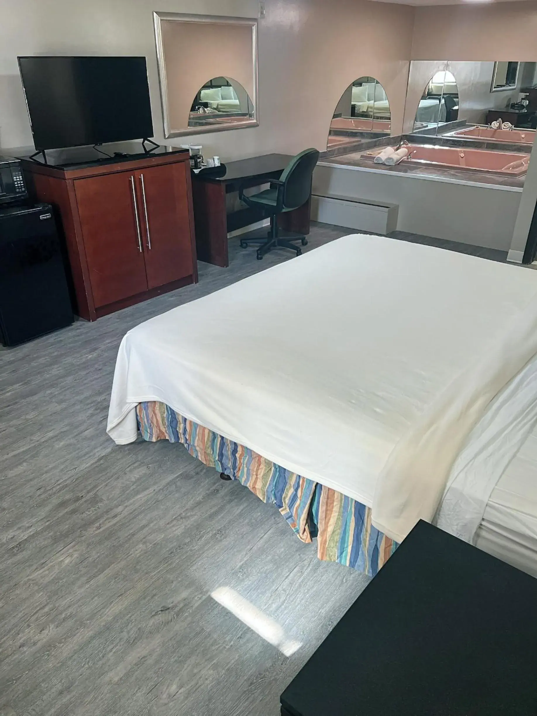 Bed in Americas Best Value Inn Torrington, CT Bed in Americas Best Value Inn Torrington, CT