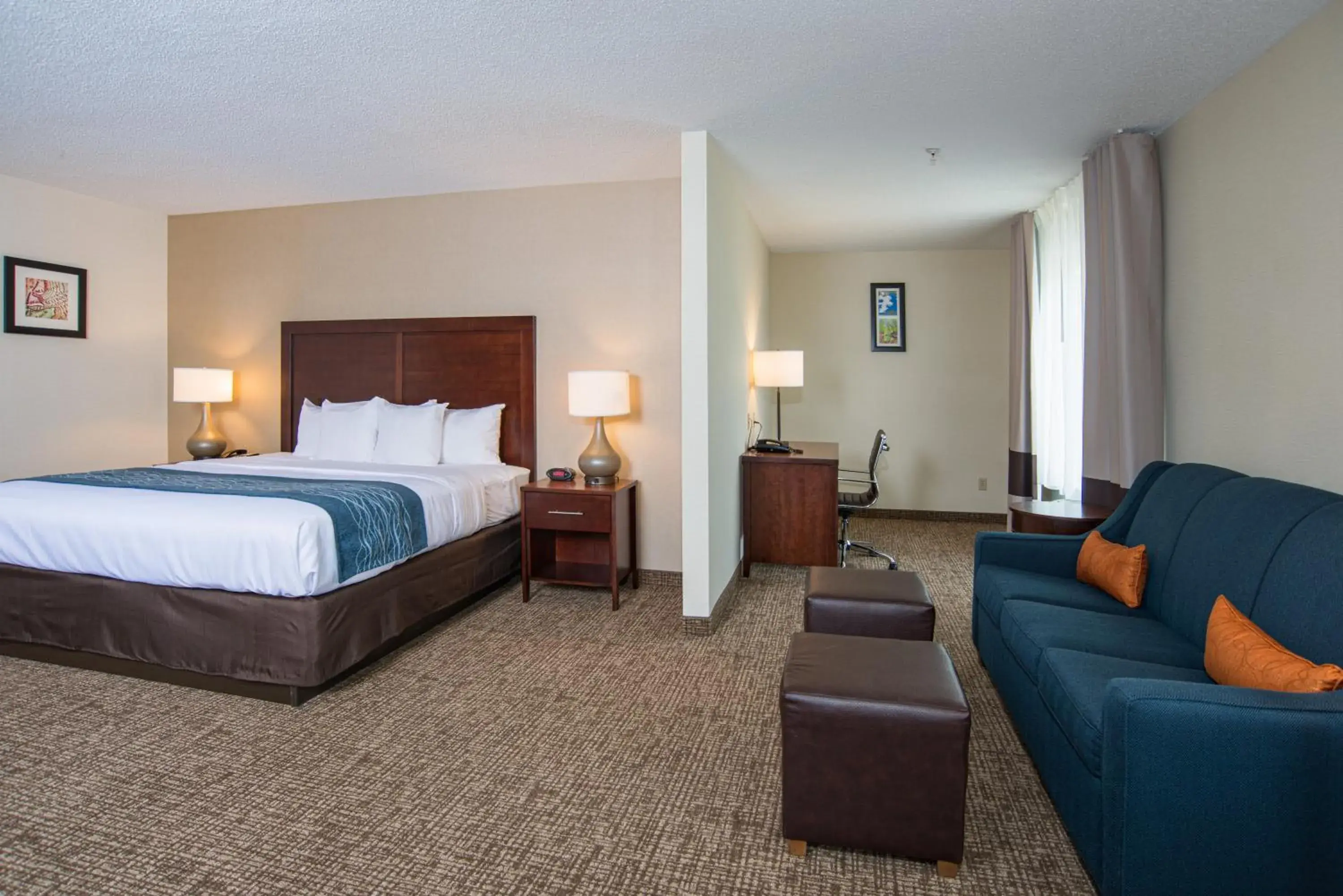 Bed in Comfort Inn Naugatuck-Shelton, CT Bed in Comfort Inn Naugatuck-Shelton, CT