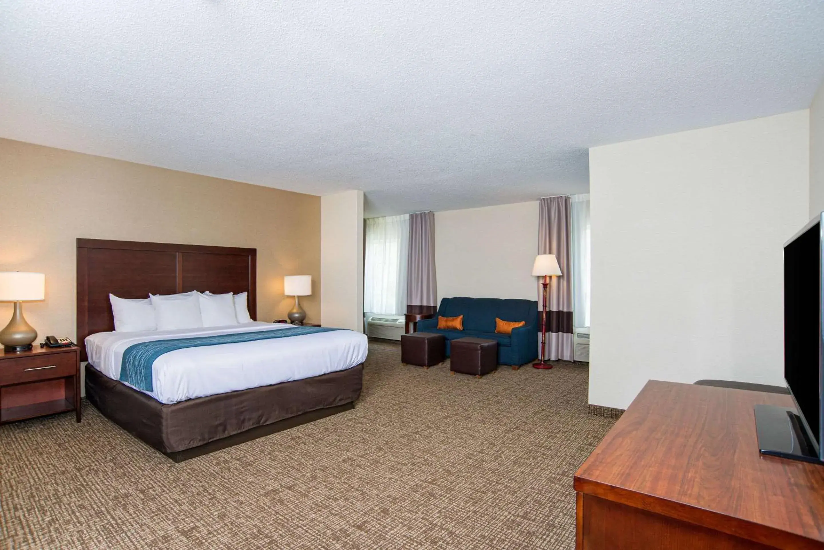 Photo of the whole room, Bed in Comfort Inn Naugatuck-Shelton, CT Photo of the whole room, Bed in Comfort Inn Naugatuck-Shelton, CT