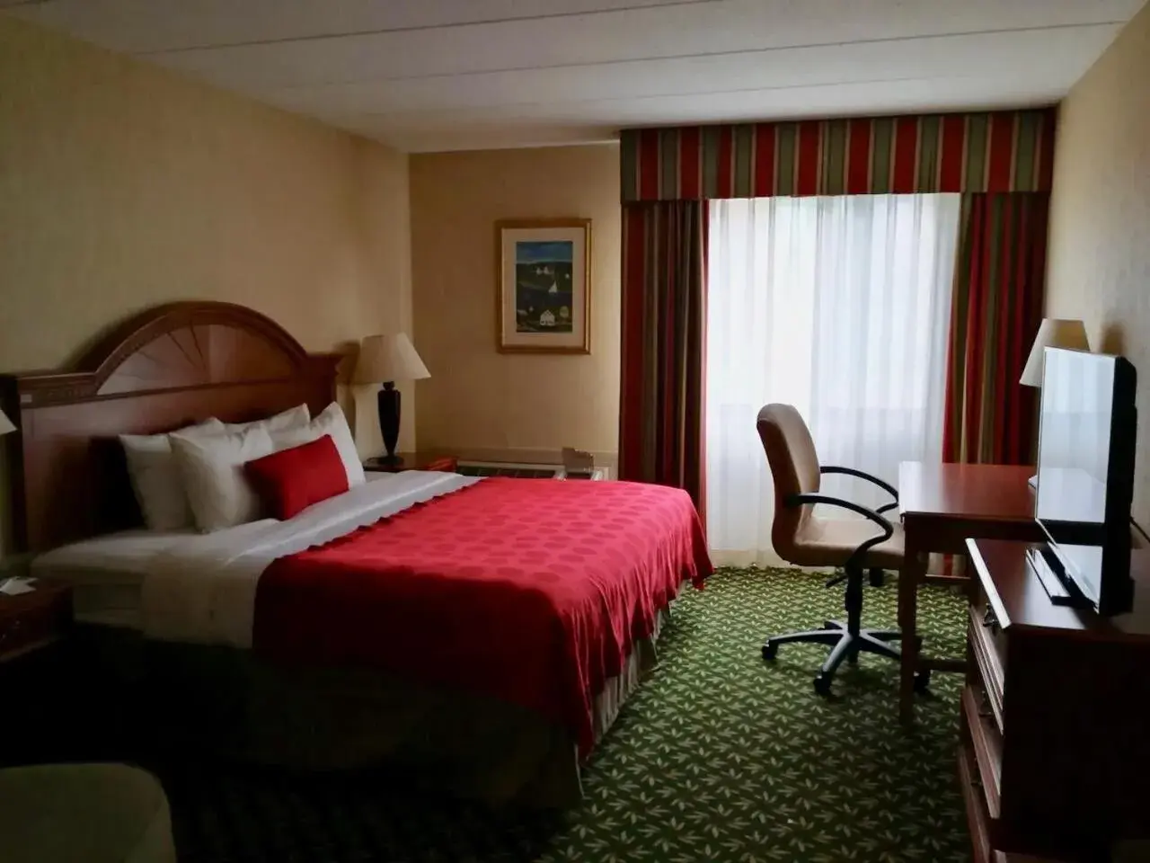 Bed in Mystic River Hotel & Suites Bed in Mystic River Hotel & Suites