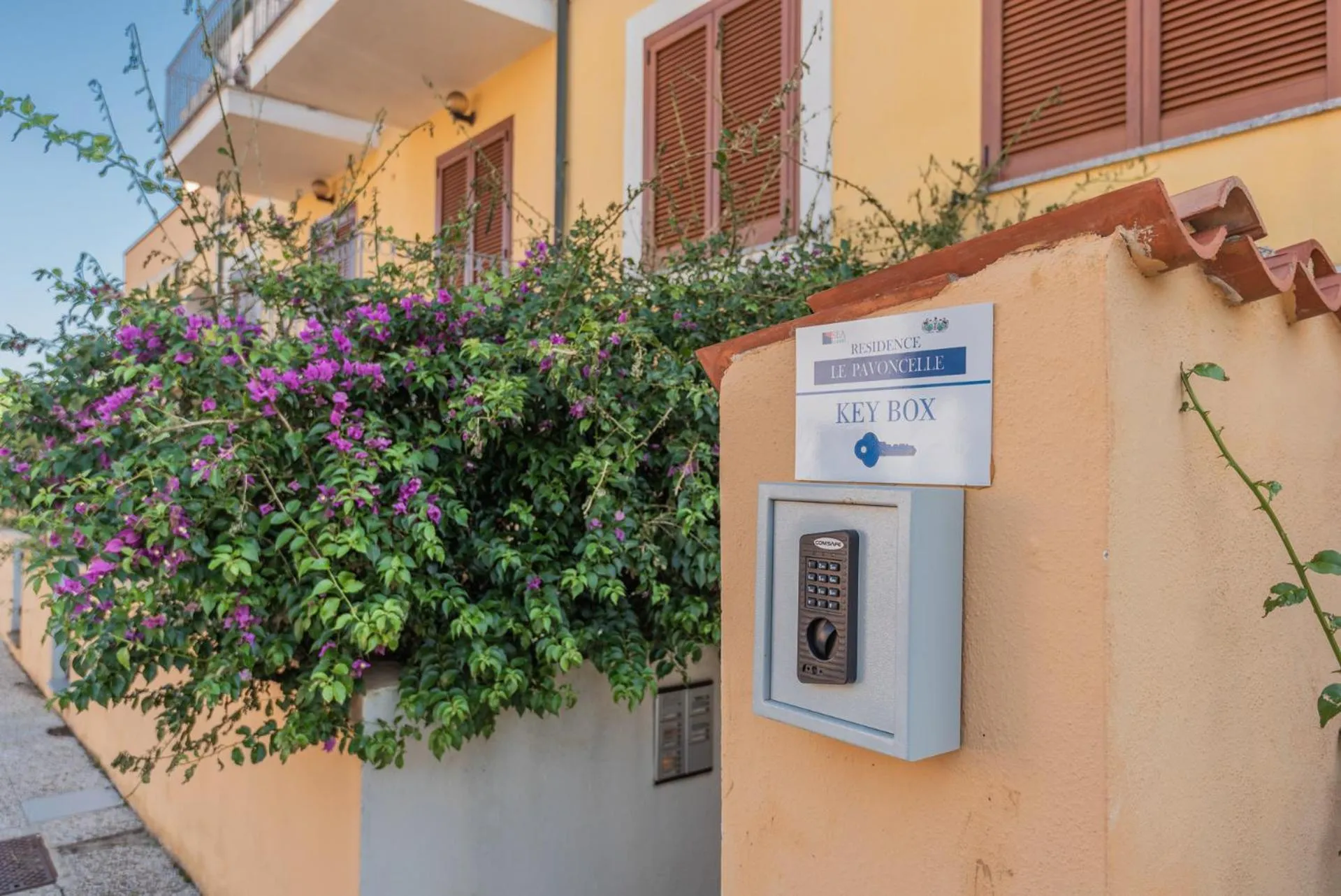 Property logo or sign in Residence Le Pavoncelle