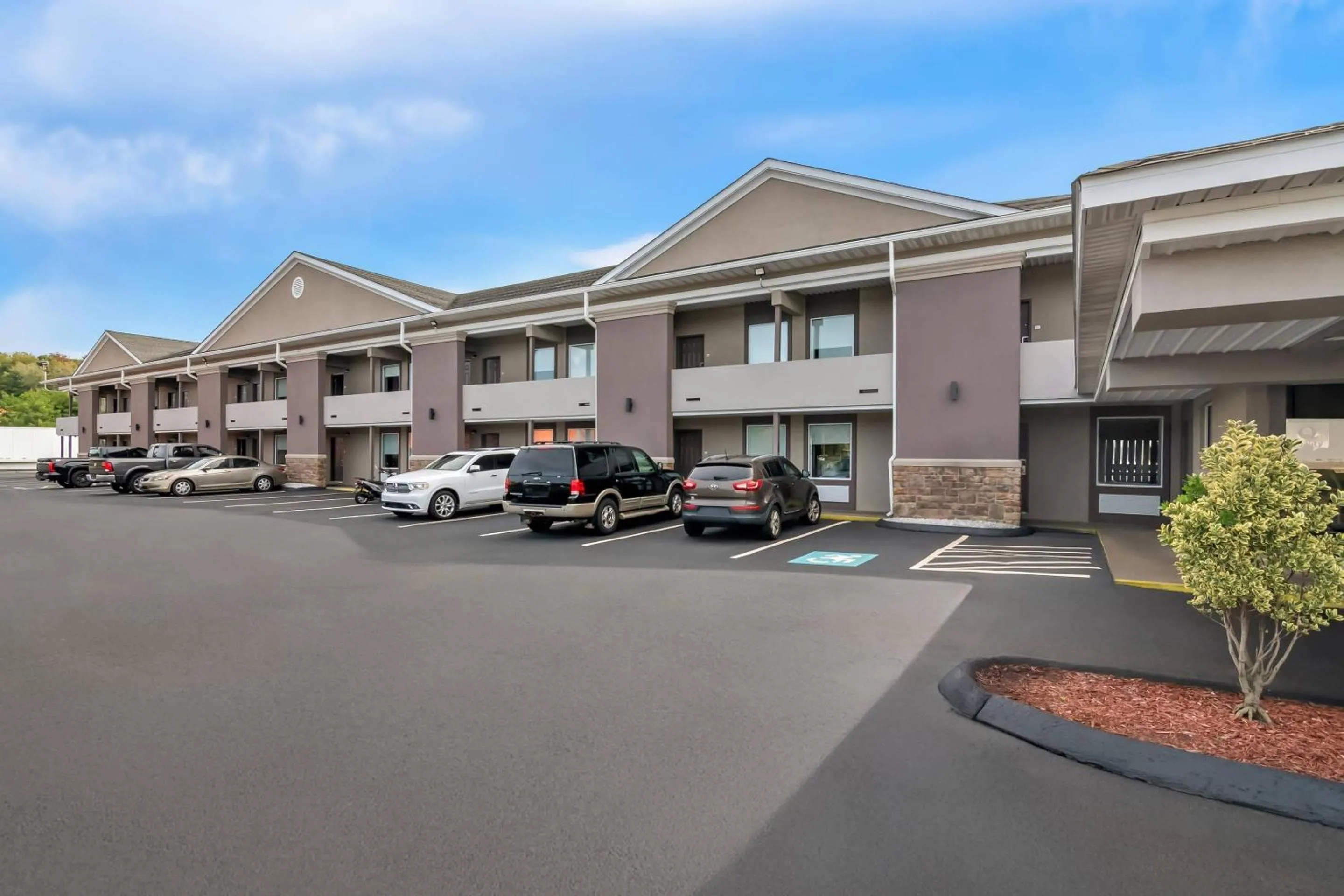 Property building in Quality Inn Waterbury East