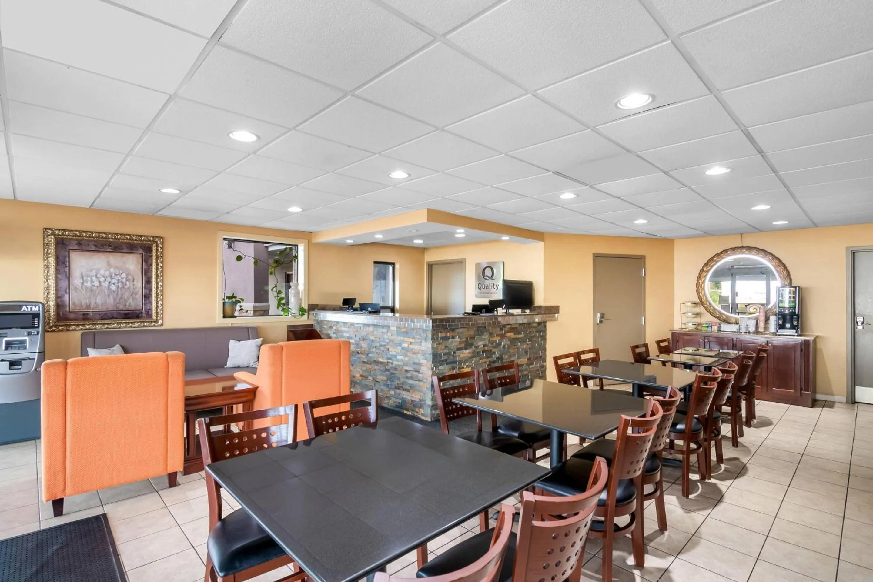 Breakfast in Quality Inn Waterbury East