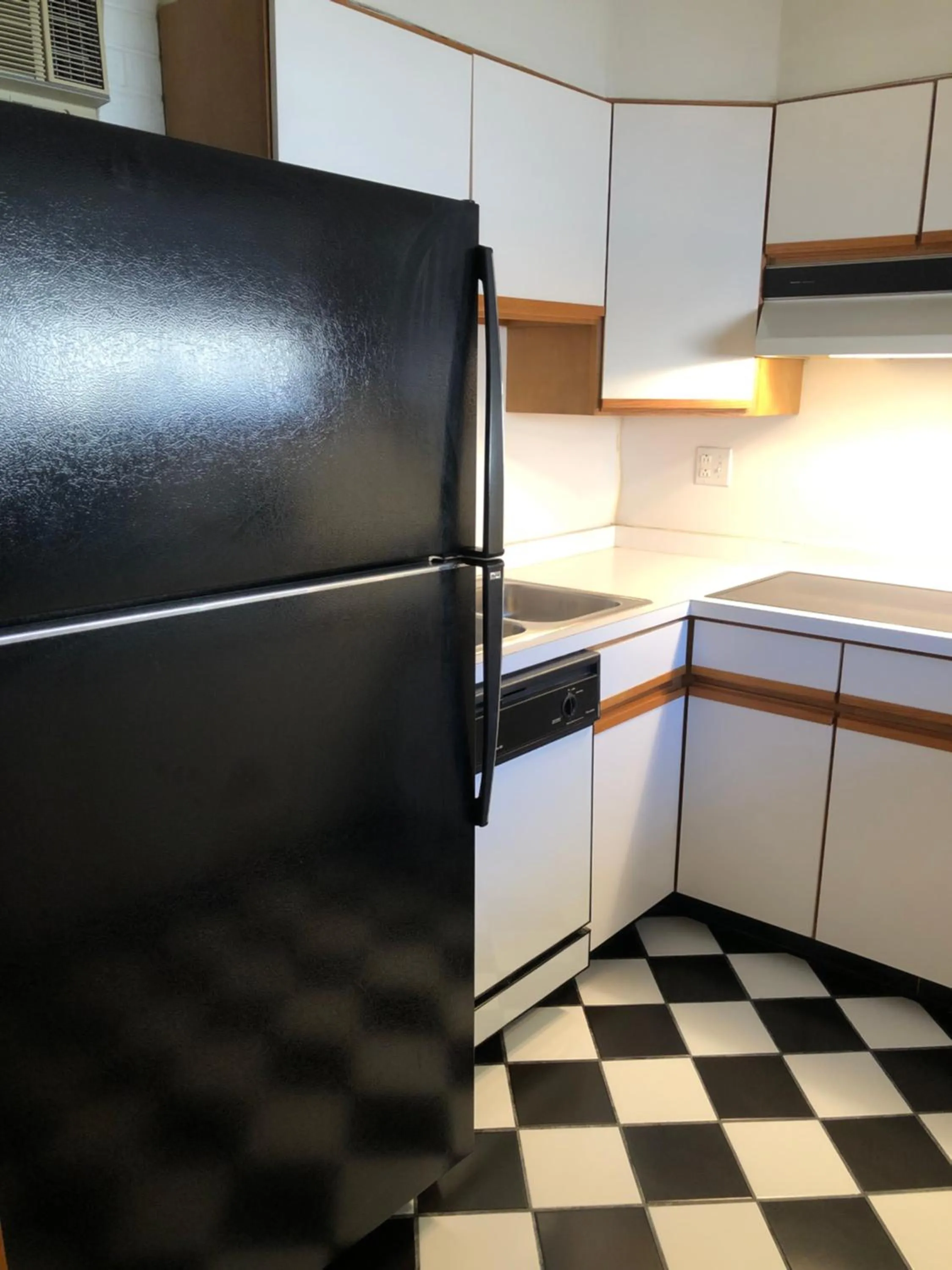 Kitchen or kitchenette, Kitchen/Kitchenette in Quality Inn & Suites Skyways