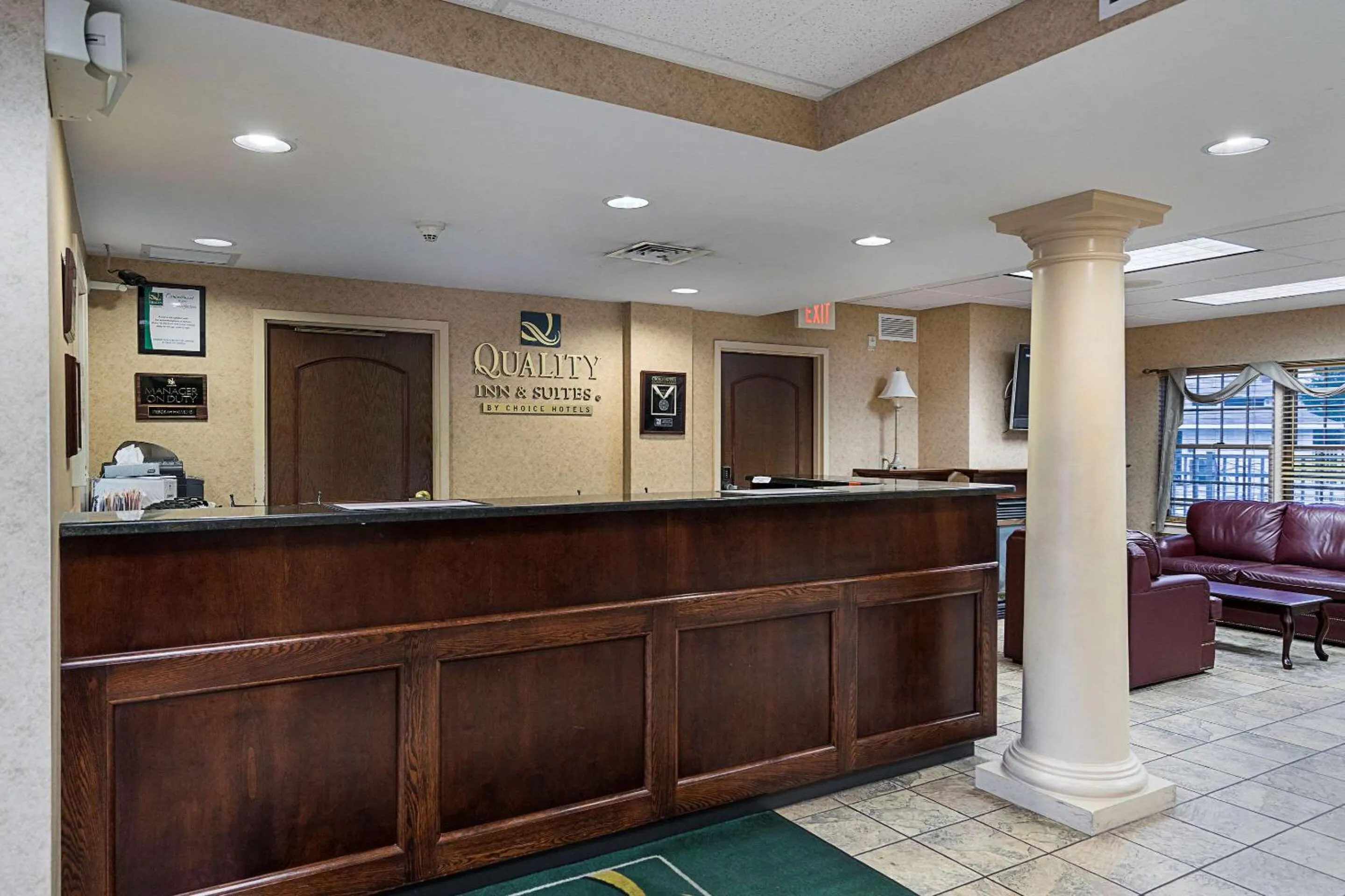 Lobby or reception, Lobby/Reception in Quality Inn & Suites Skyways