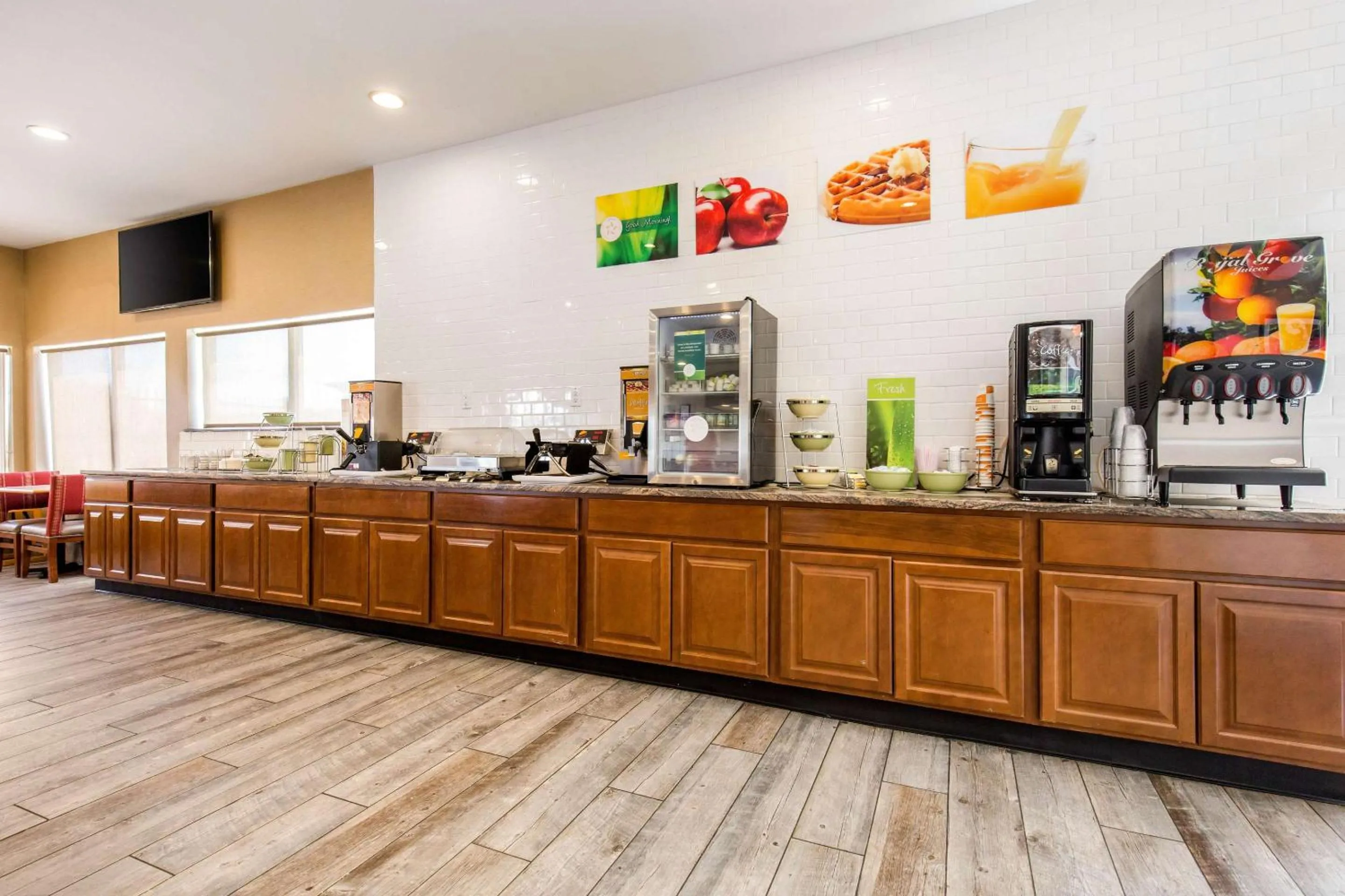 Breakfast in Quality Inn & Suites Georgetown - Seaford