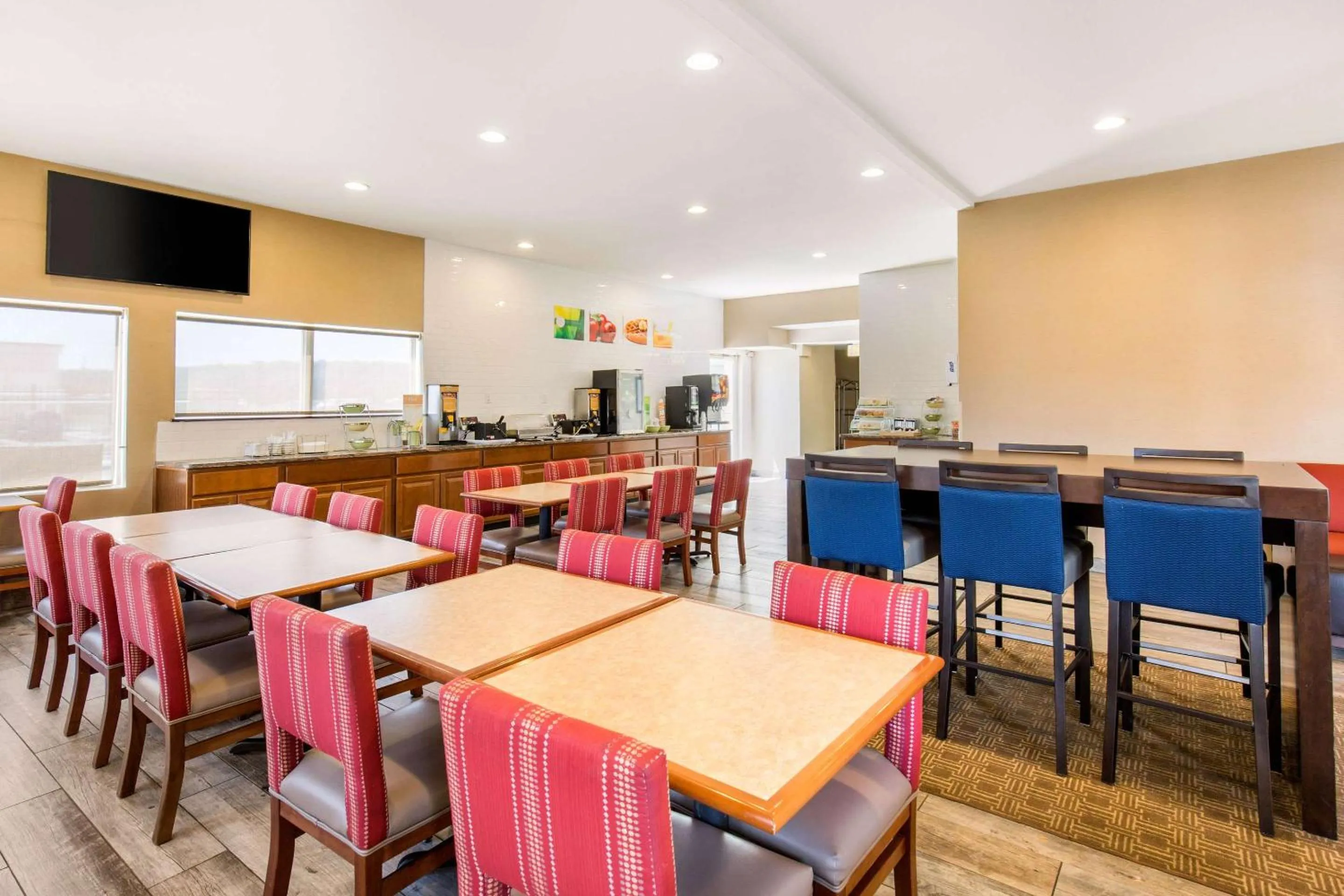 Breakfast in Quality Inn & Suites Georgetown - Seaford