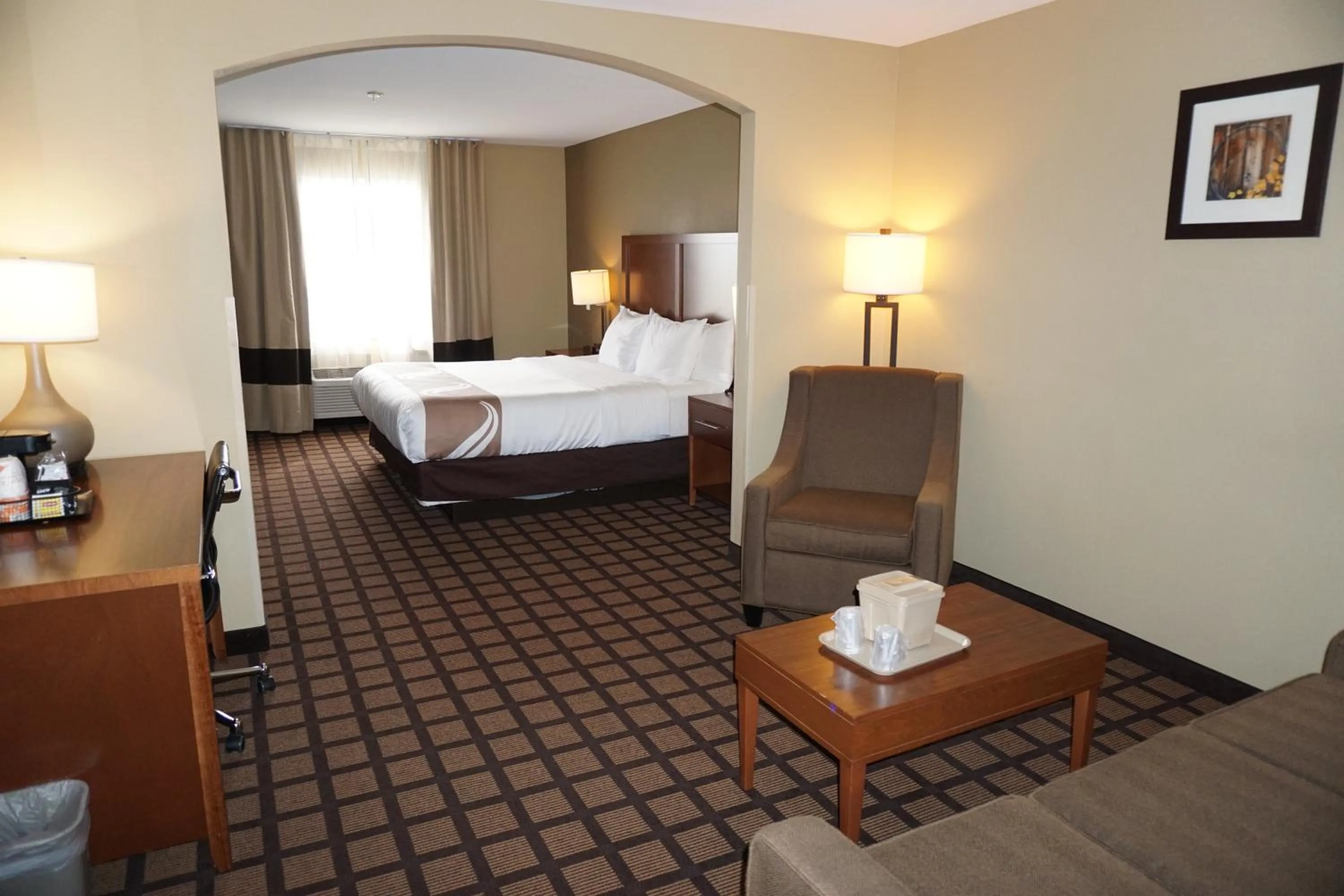 Bed in Quality Inn & Suites Georgetown - Seaford