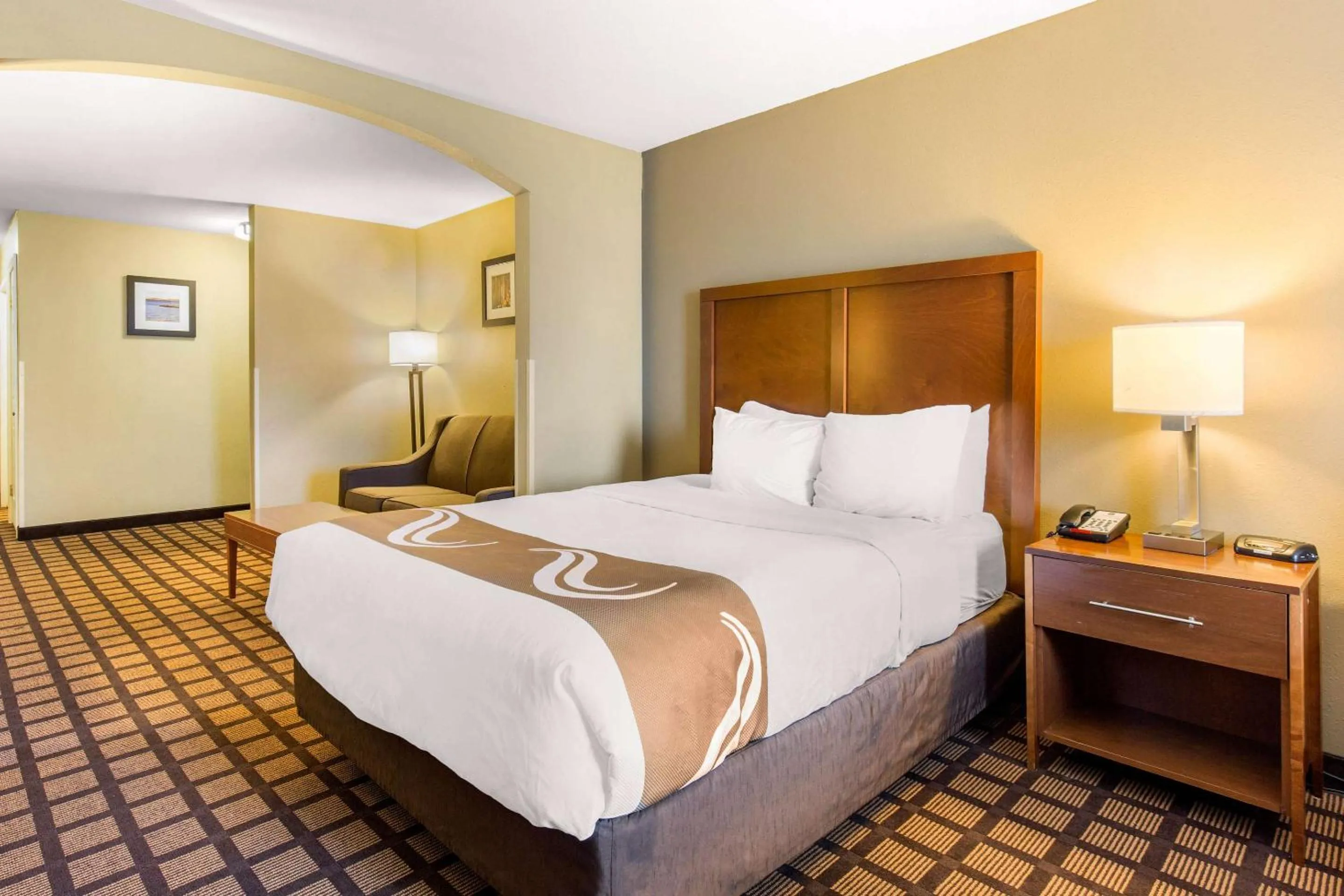 Bedroom, Bed in Quality Inn & Suites Georgetown - Seaford