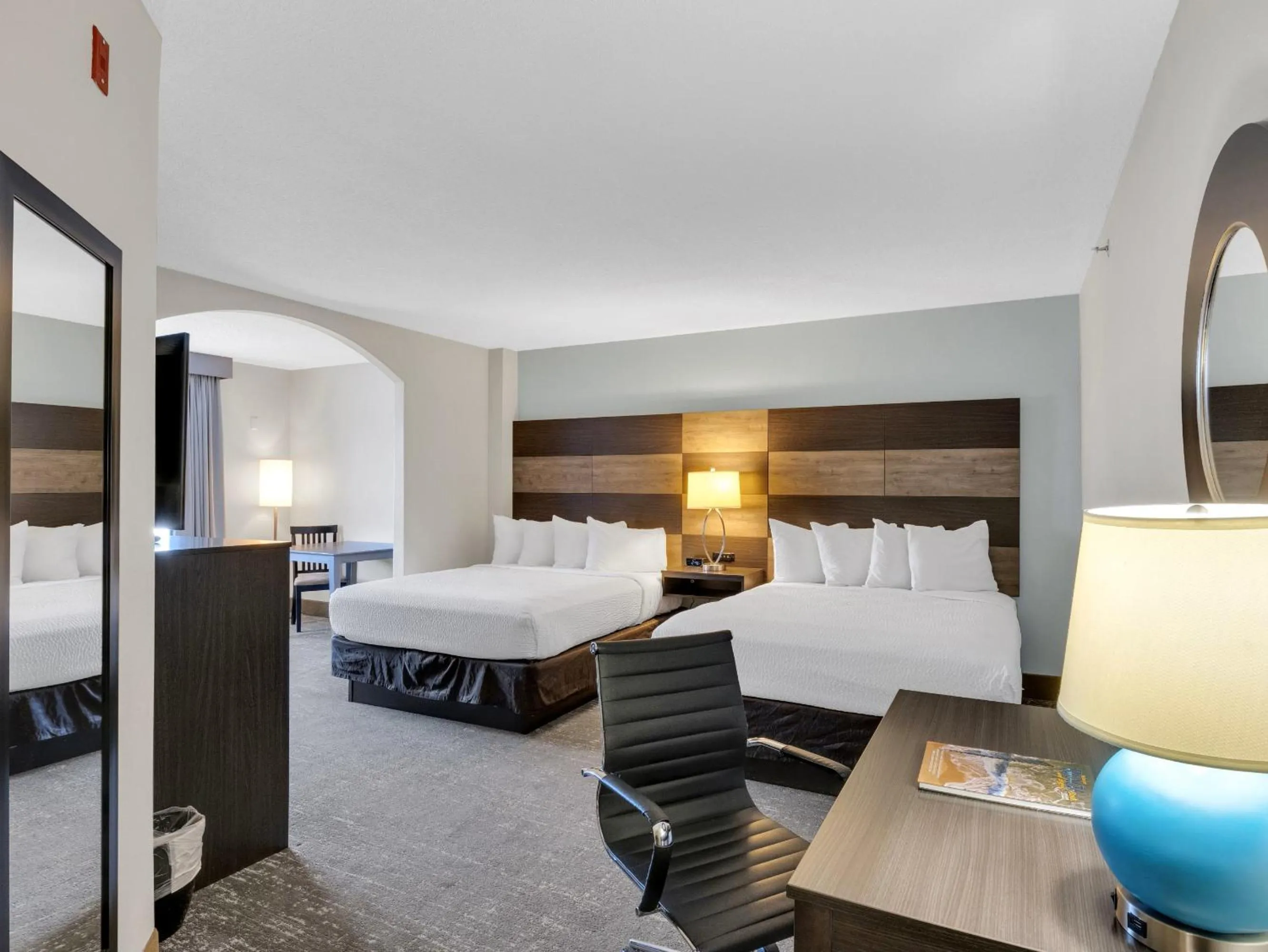 Bedroom, Bed in Country Inn & Suites by Radisson Rehoboth Beach - Dewey