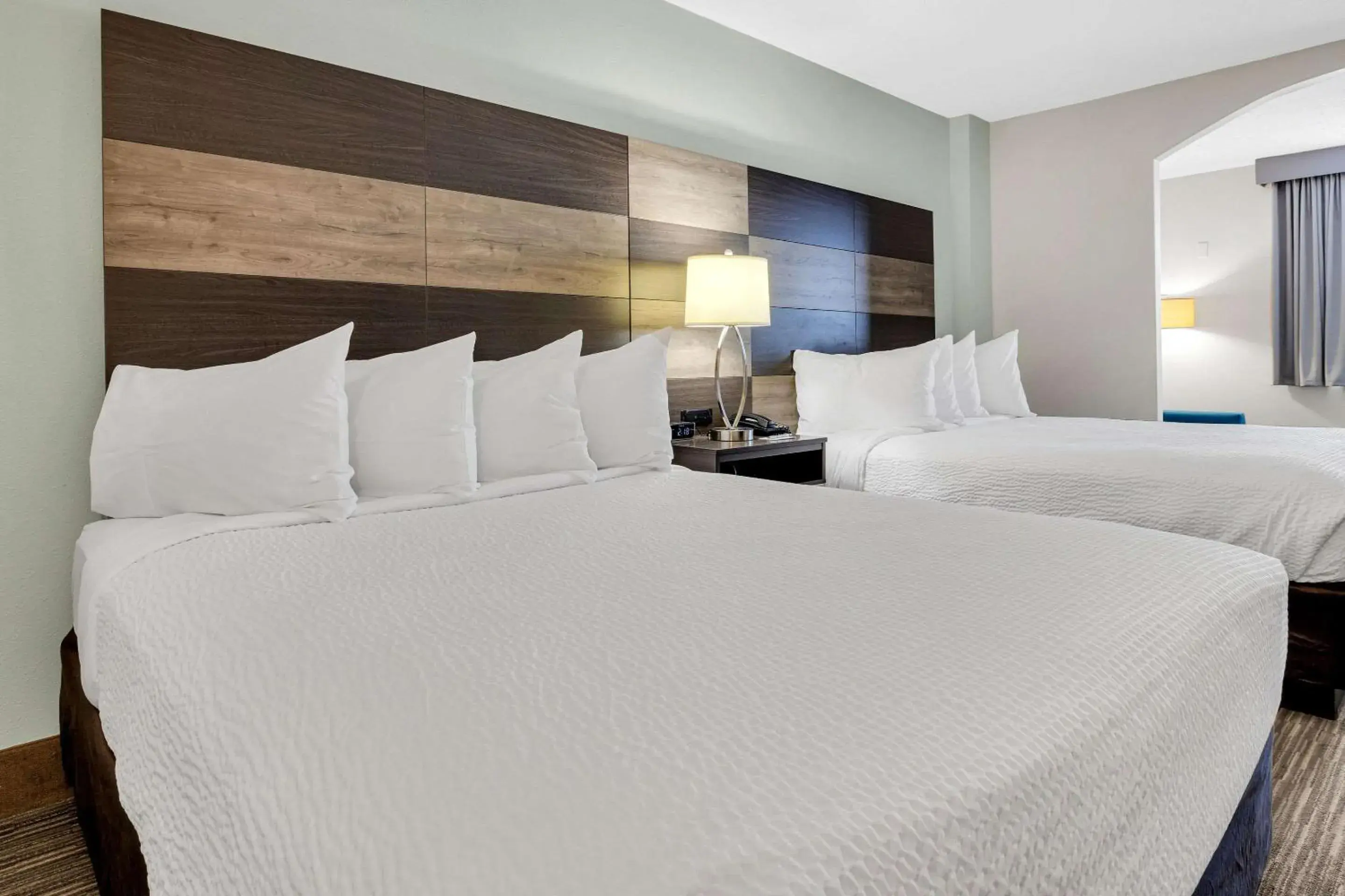 Bedroom, Bed in Country Inn & Suites by Radisson Rehoboth Beach - Dewey Bedroom, Bed in Country Inn & Suites by Radisson Rehoboth Beach - Dewey