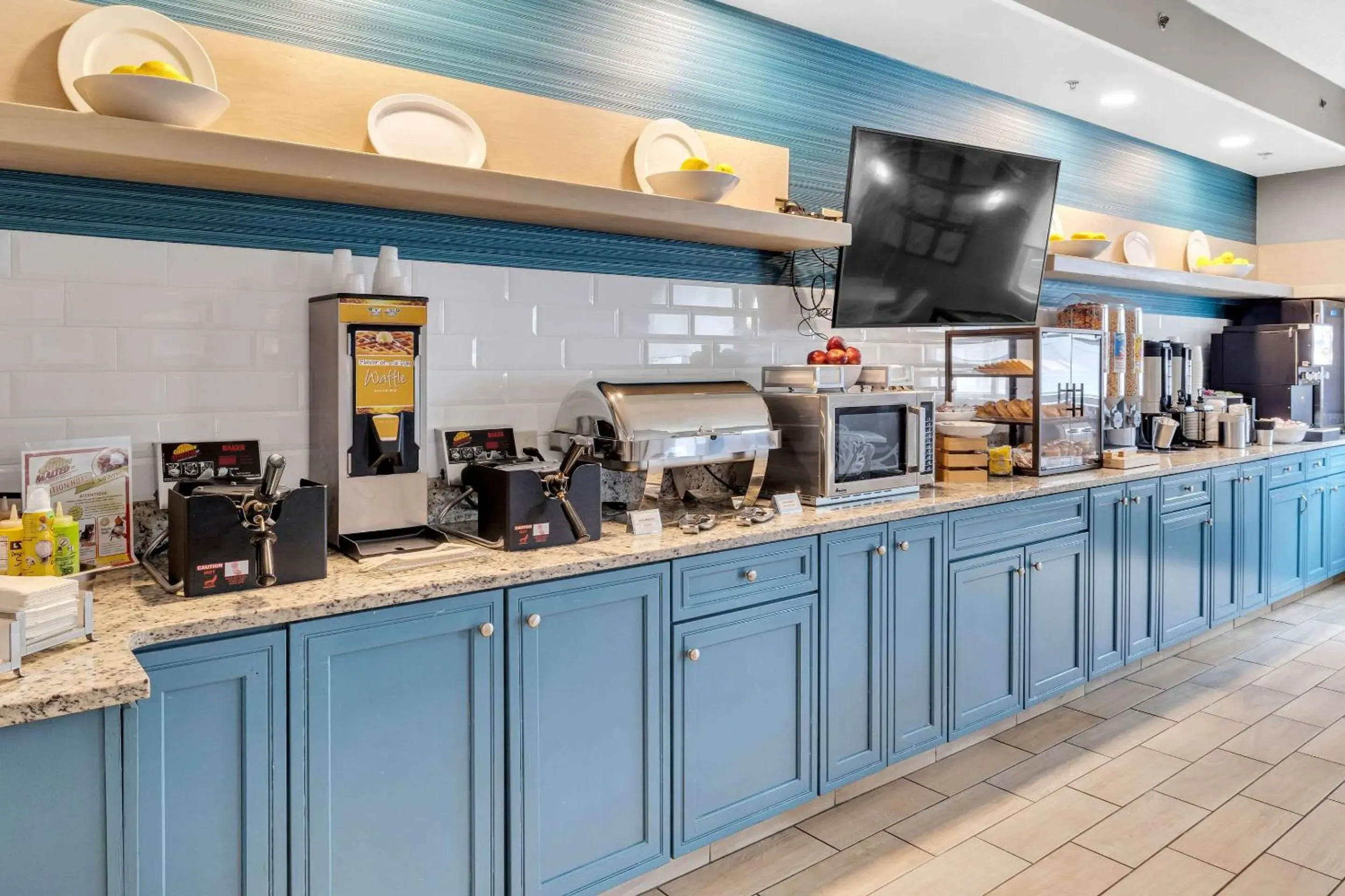 Breakfast in Country Inn & Suites by Radisson Rehoboth Beach - Dewey Breakfast in Country Inn & Suites by Radisson Rehoboth Beach - Dewey