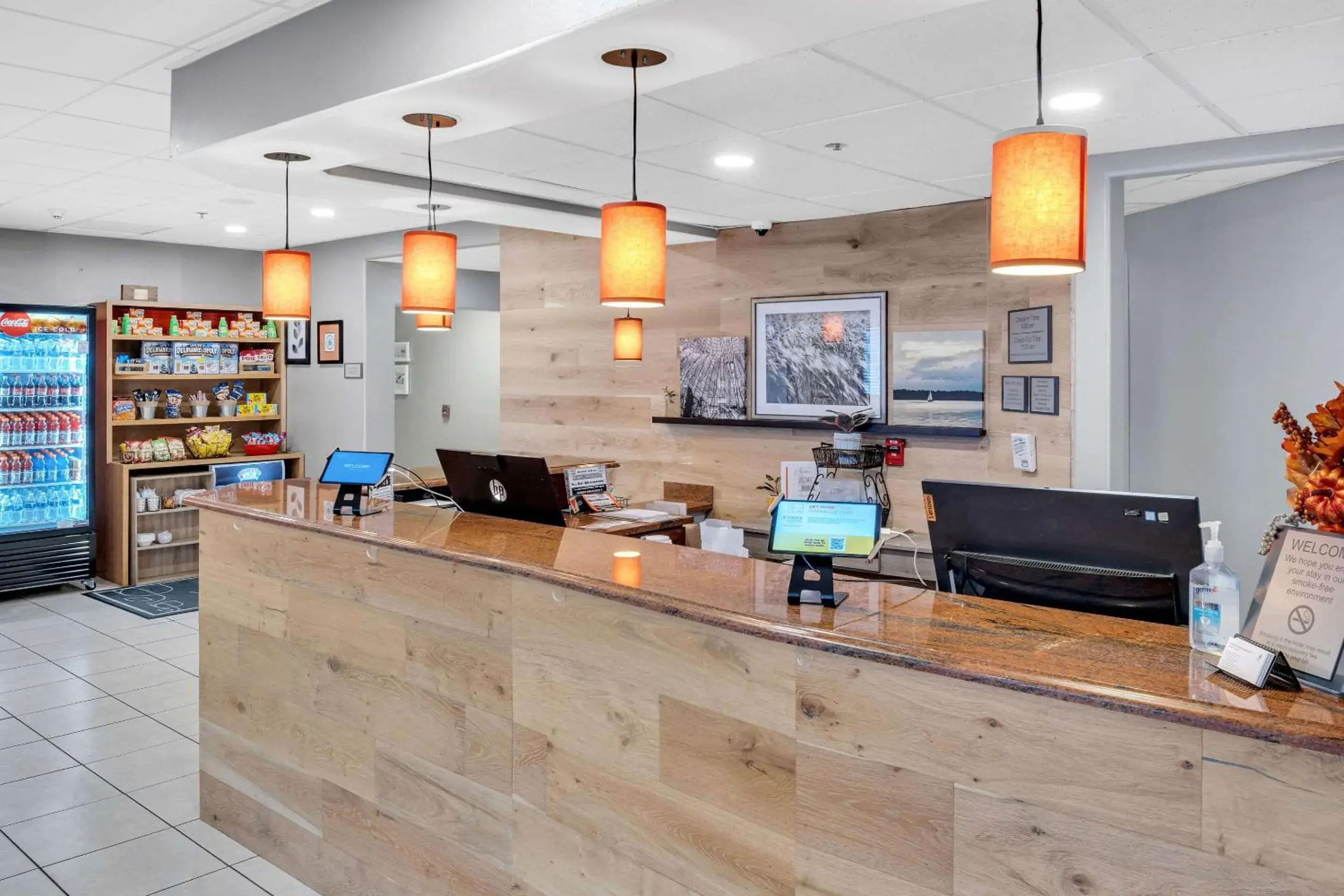 Lobby or reception in Country Inn & Suites by Radisson Rehoboth Beach - Dewey Lobby or reception in Country Inn & Suites by Radisson Rehoboth Beach - Dewey