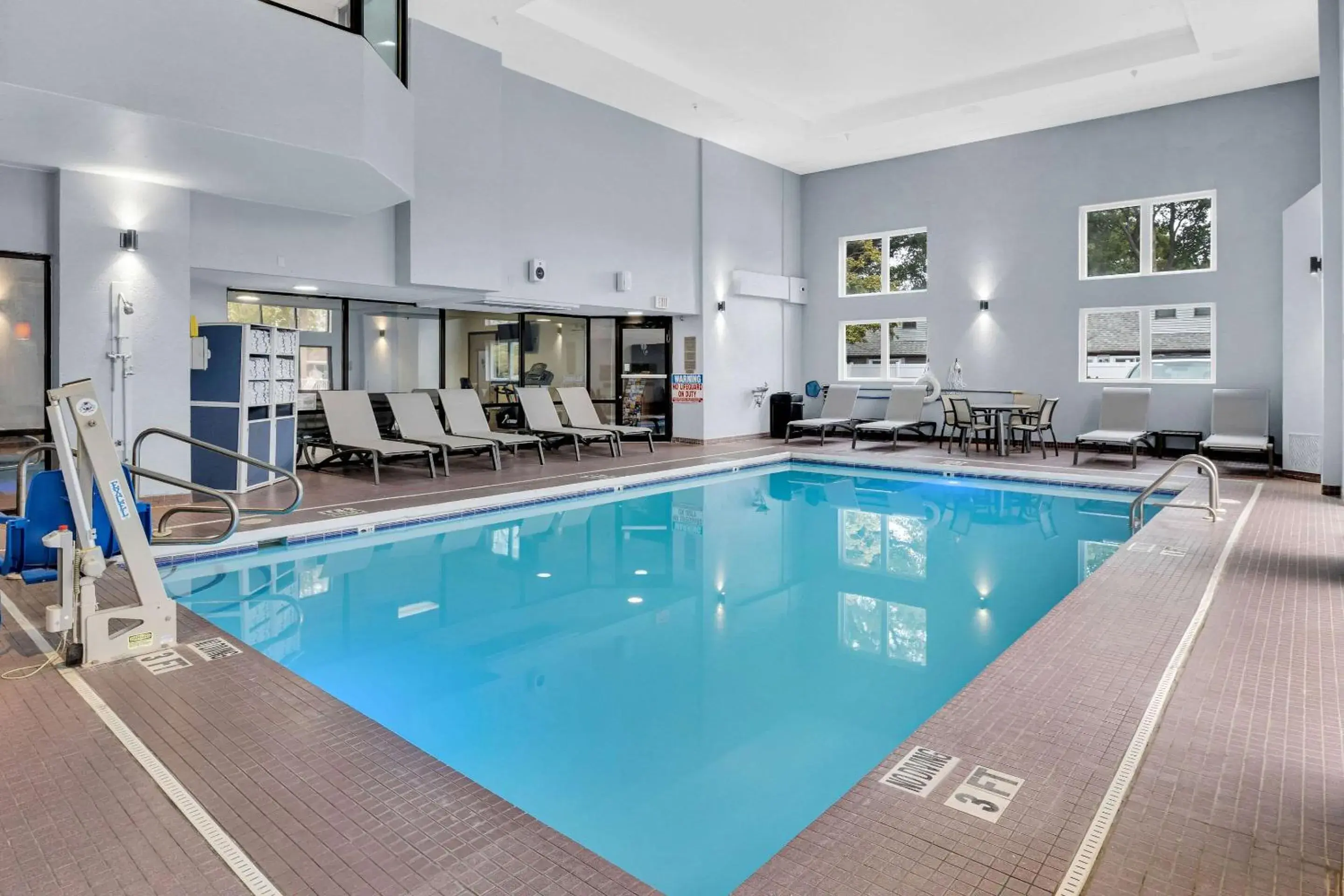 Swimming pool in Country Inn & Suites by Radisson Rehoboth Beach - Dewey Swimming pool in Country Inn & Suites by Radisson Rehoboth Beach - Dewey