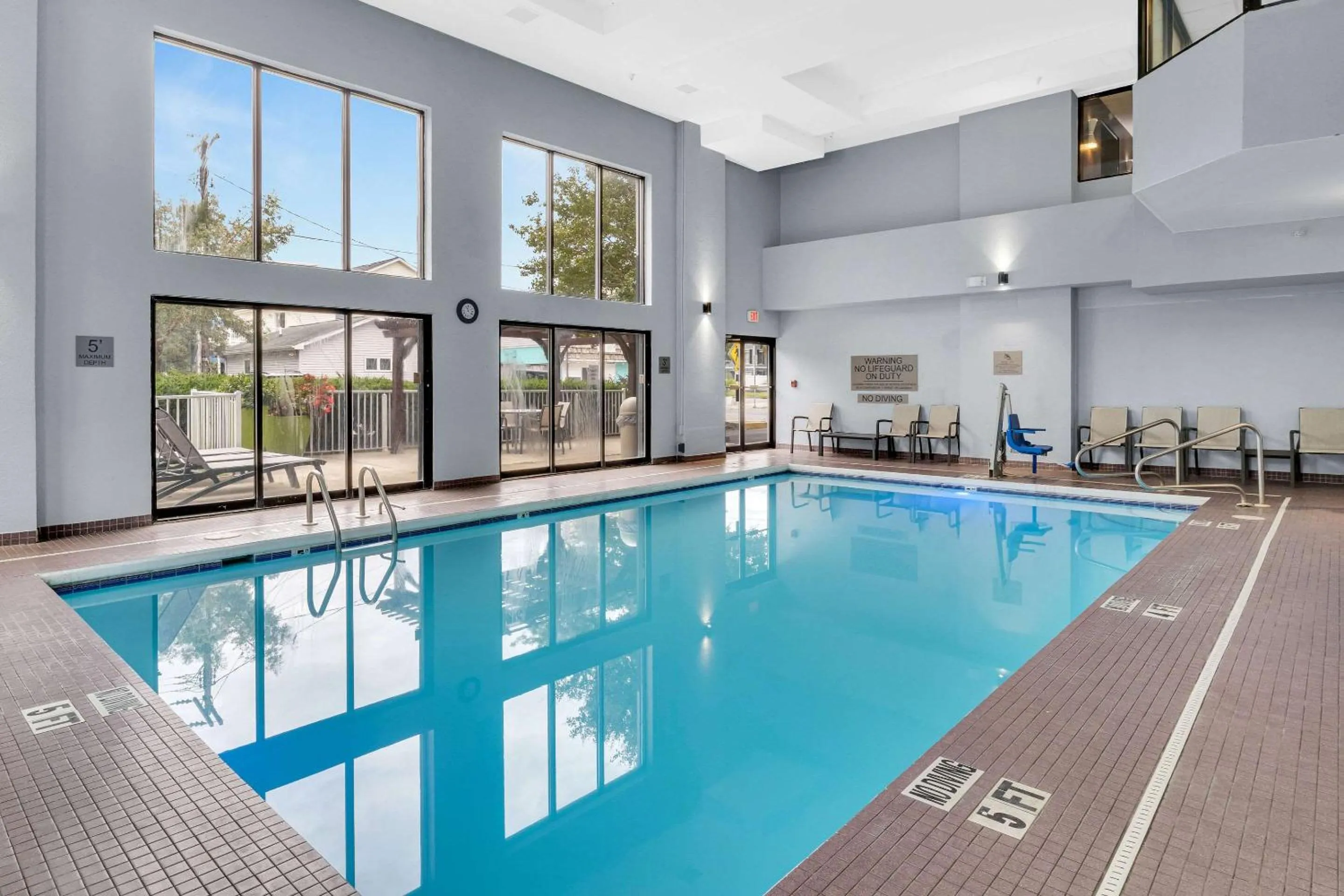 Swimming pool in Country Inn & Suites by Radisson Rehoboth Beach - Dewey