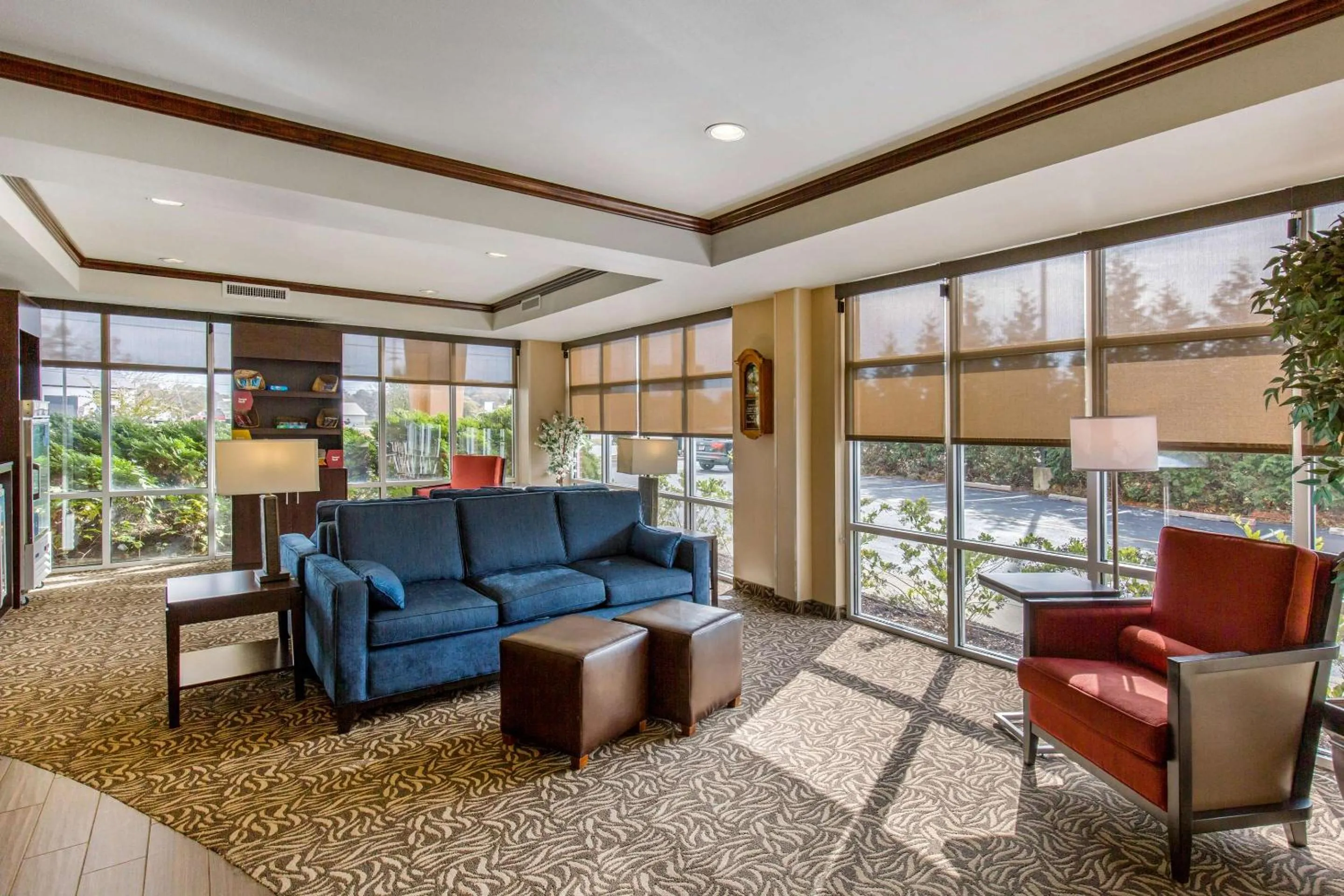 Lobby or reception in Comfort Suites Seaford