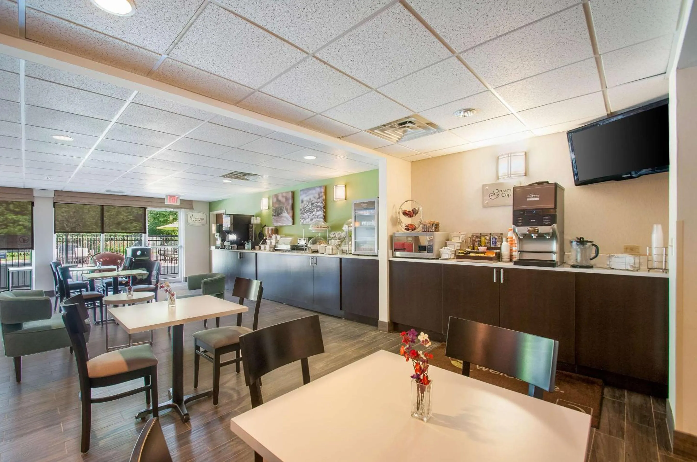 Breakfast in Sleep Inn & Suites Dover University Area