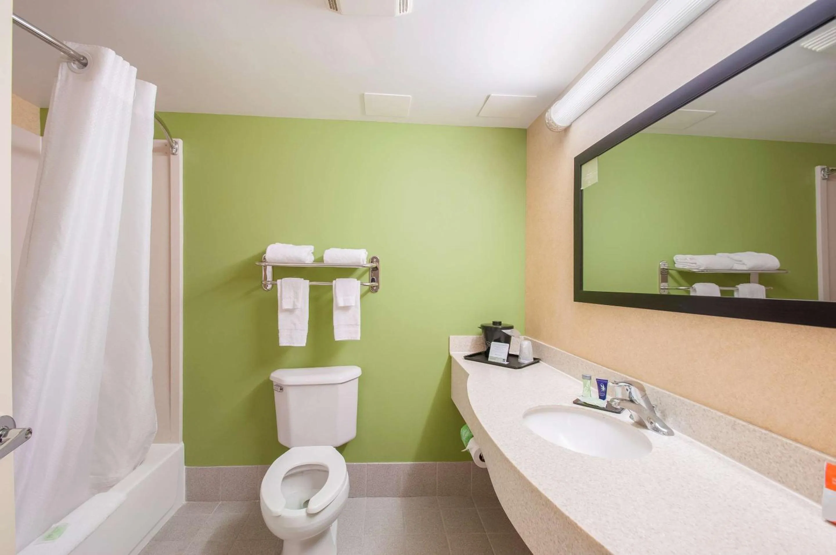 Bedroom in Sleep Inn & Suites Dover University Area