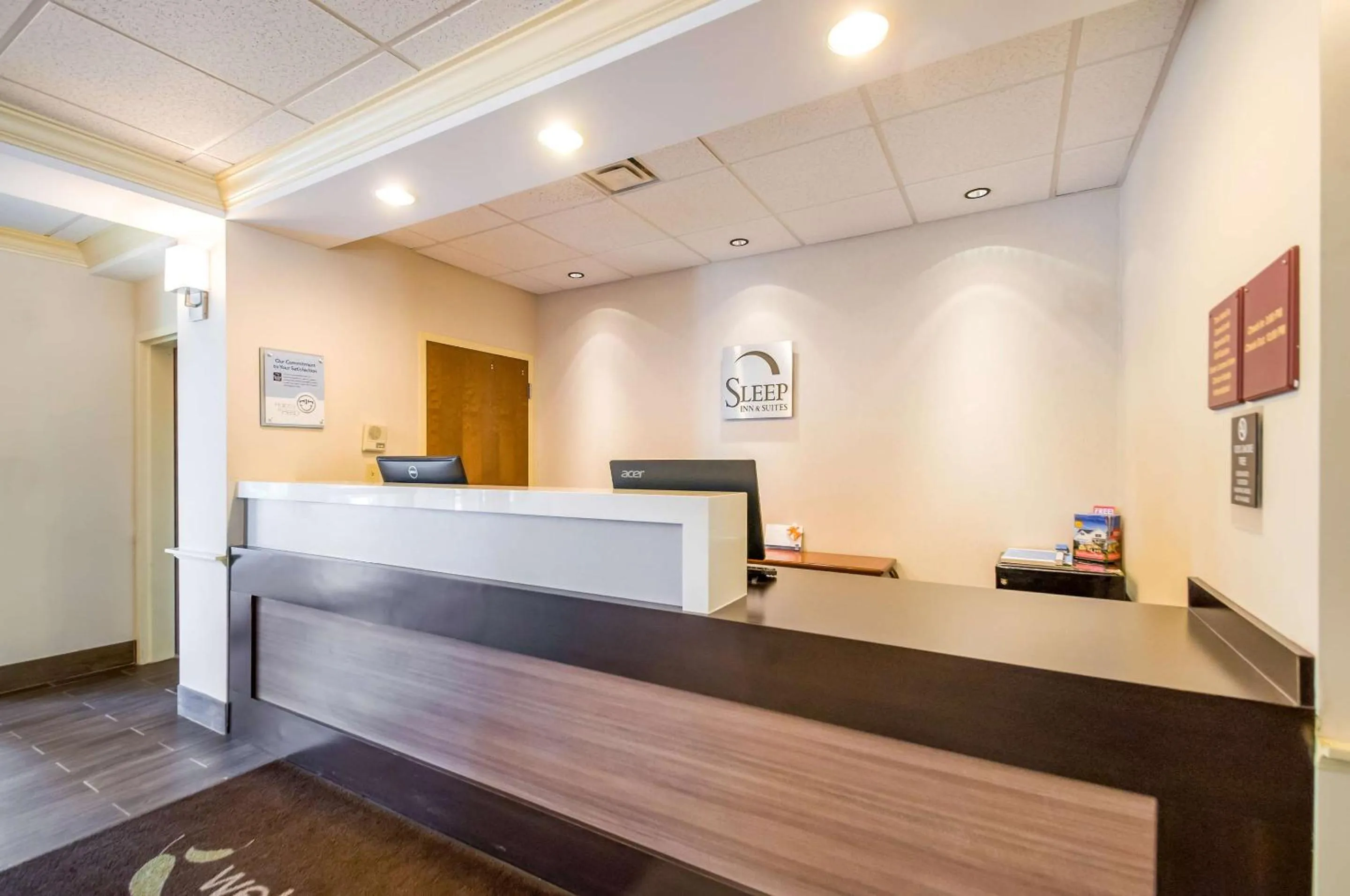 Lobby or reception in Sleep Inn & Suites Dover University Area