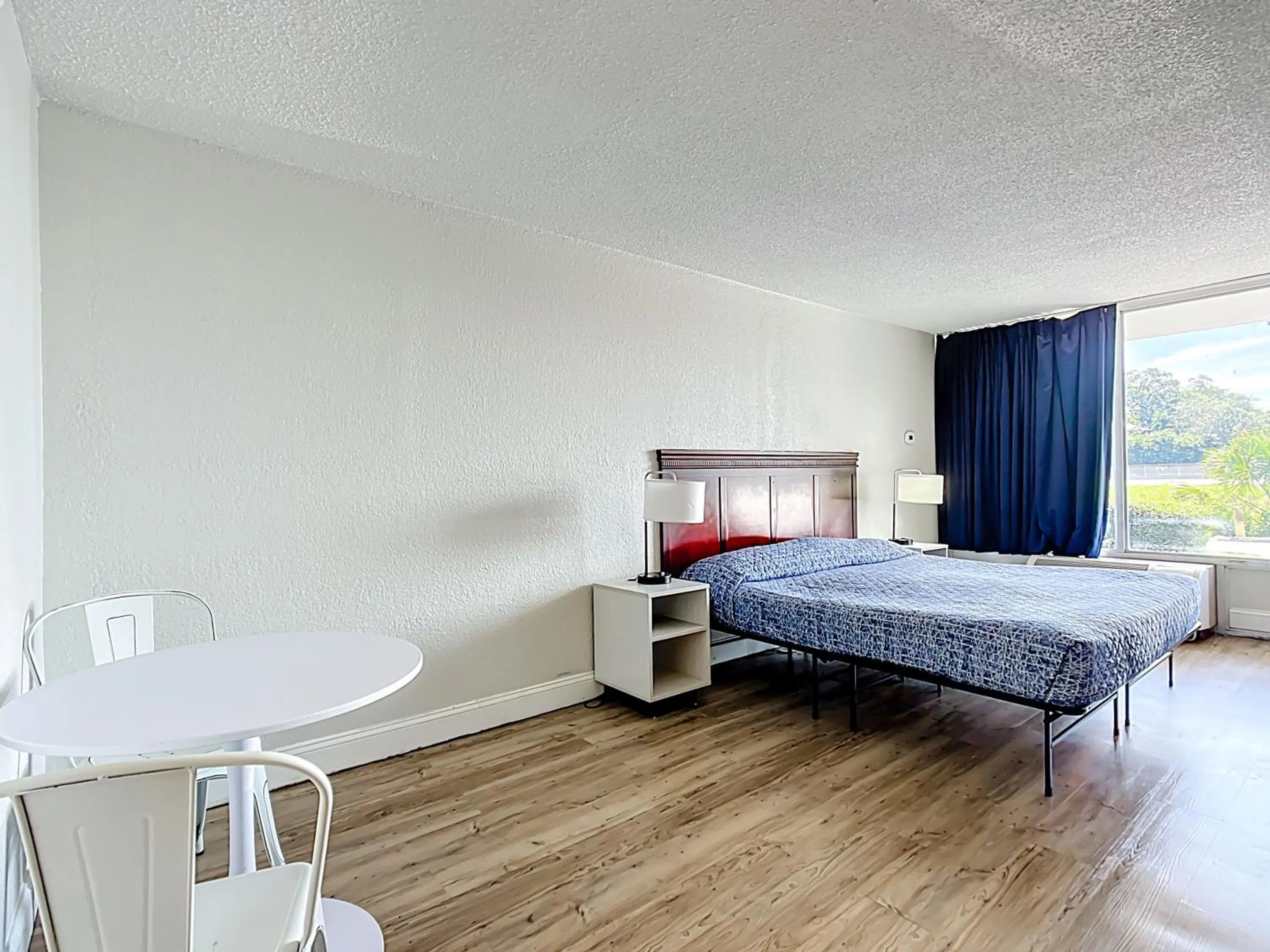 Bed in Stayable Lakeland