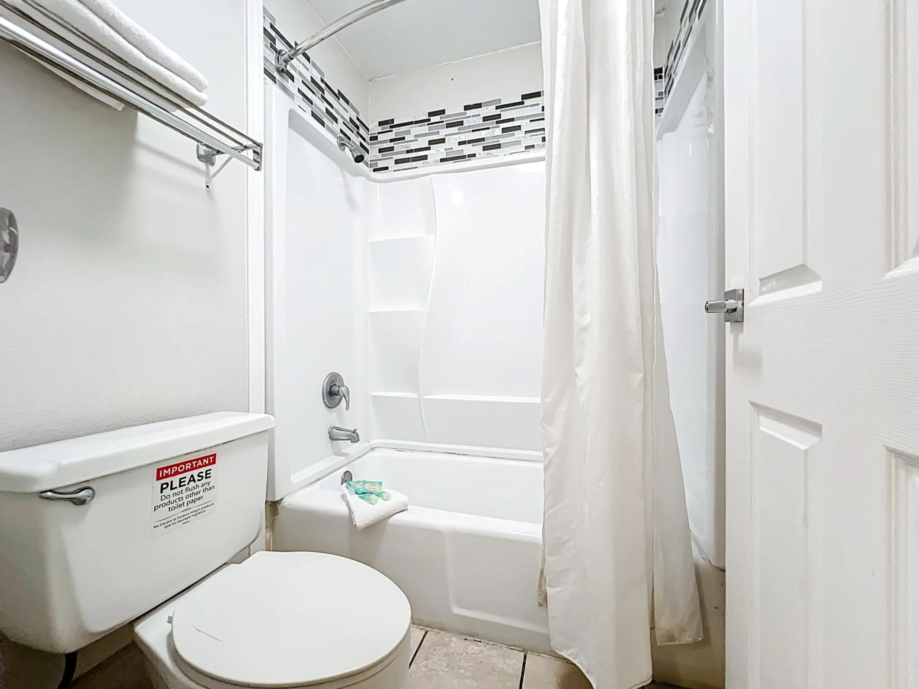 Bathroom in Stayable Lakeland