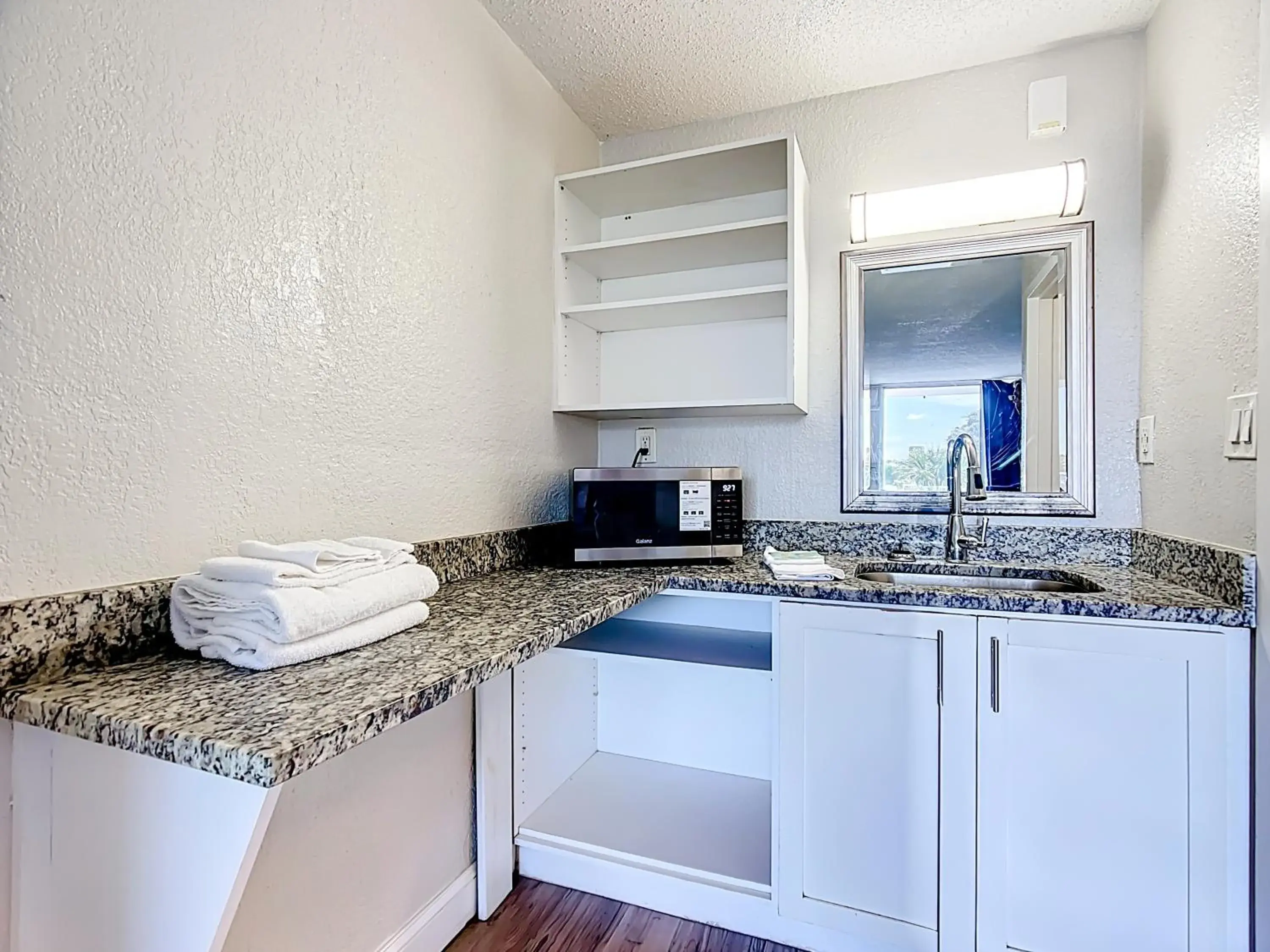 kitchen in Stayable Lakeland kitchen in Stayable Lakeland