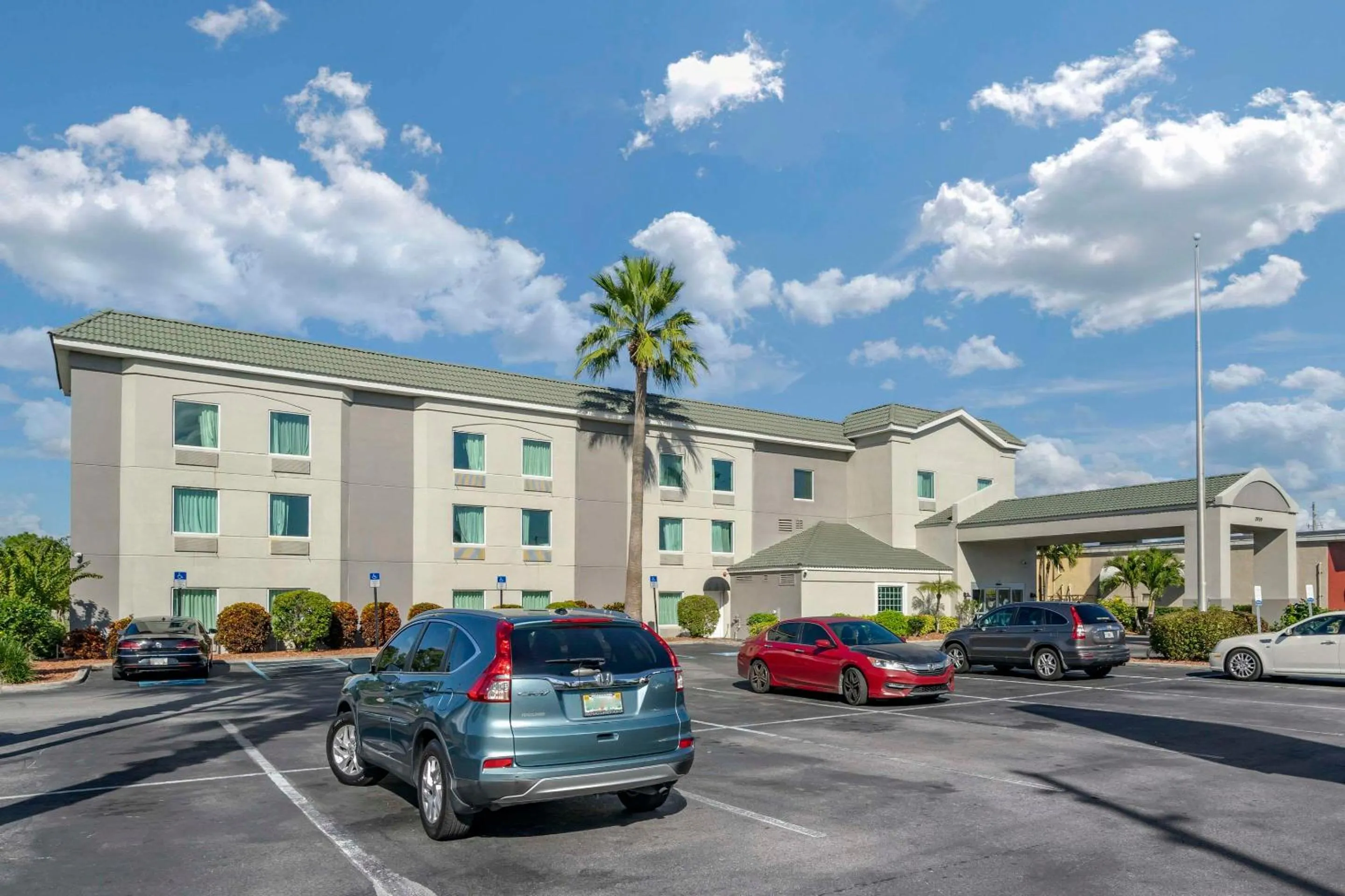 Property building in Sleep Inn Clearwater-St Petersburg