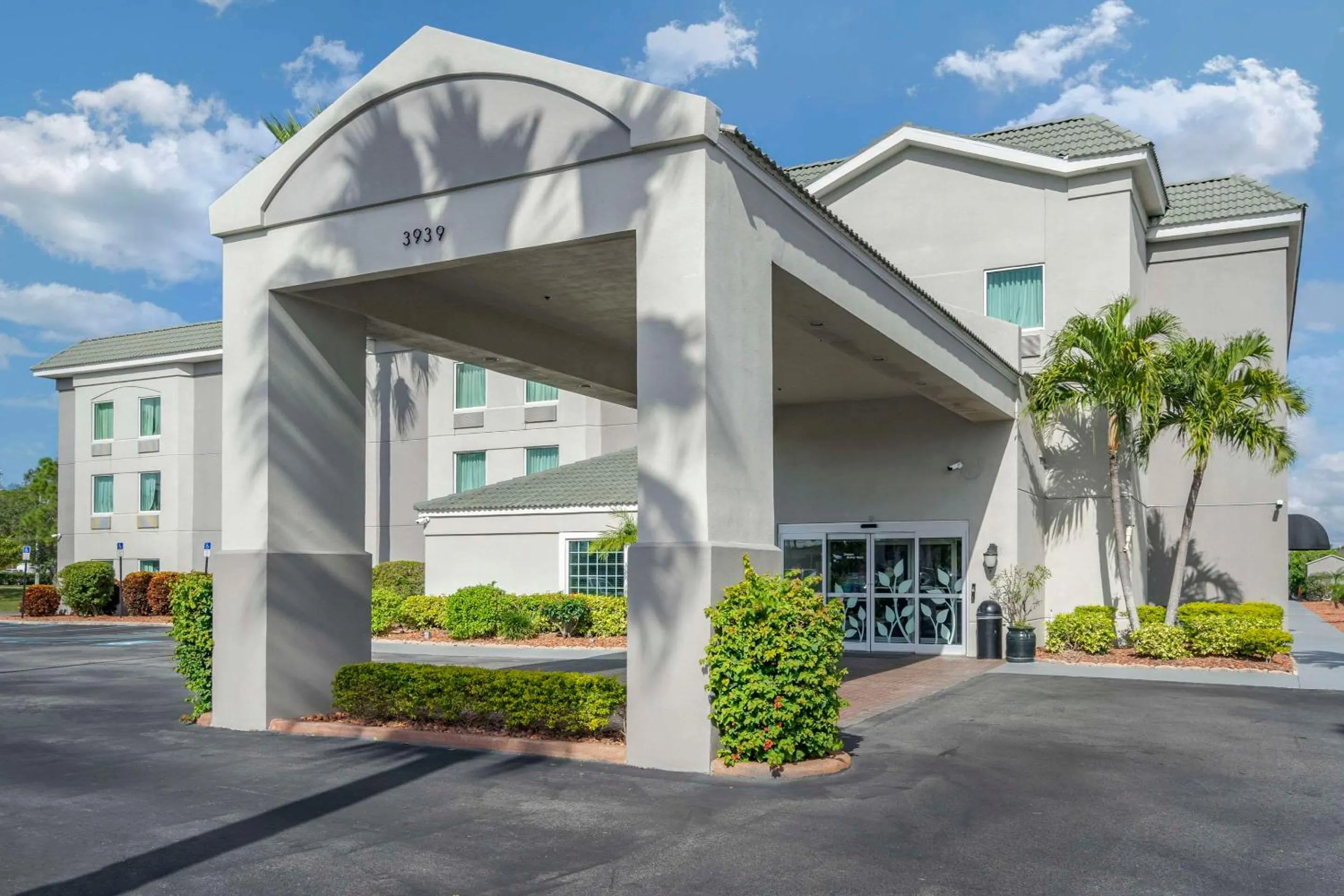 Property building in Sleep Inn Clearwater-St Petersburg