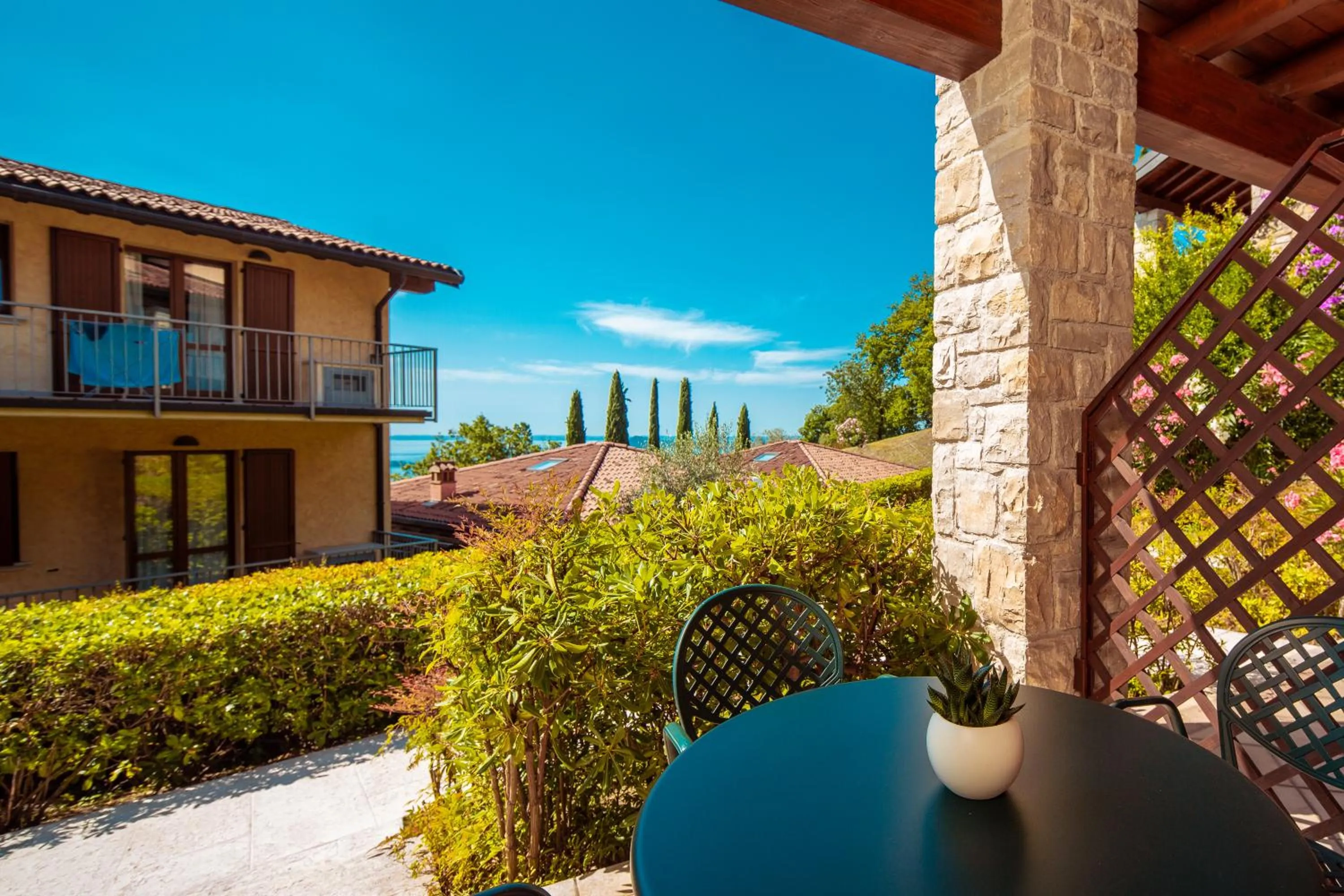 Patio in Domina Borgo degli Ulivi - Garda Lake