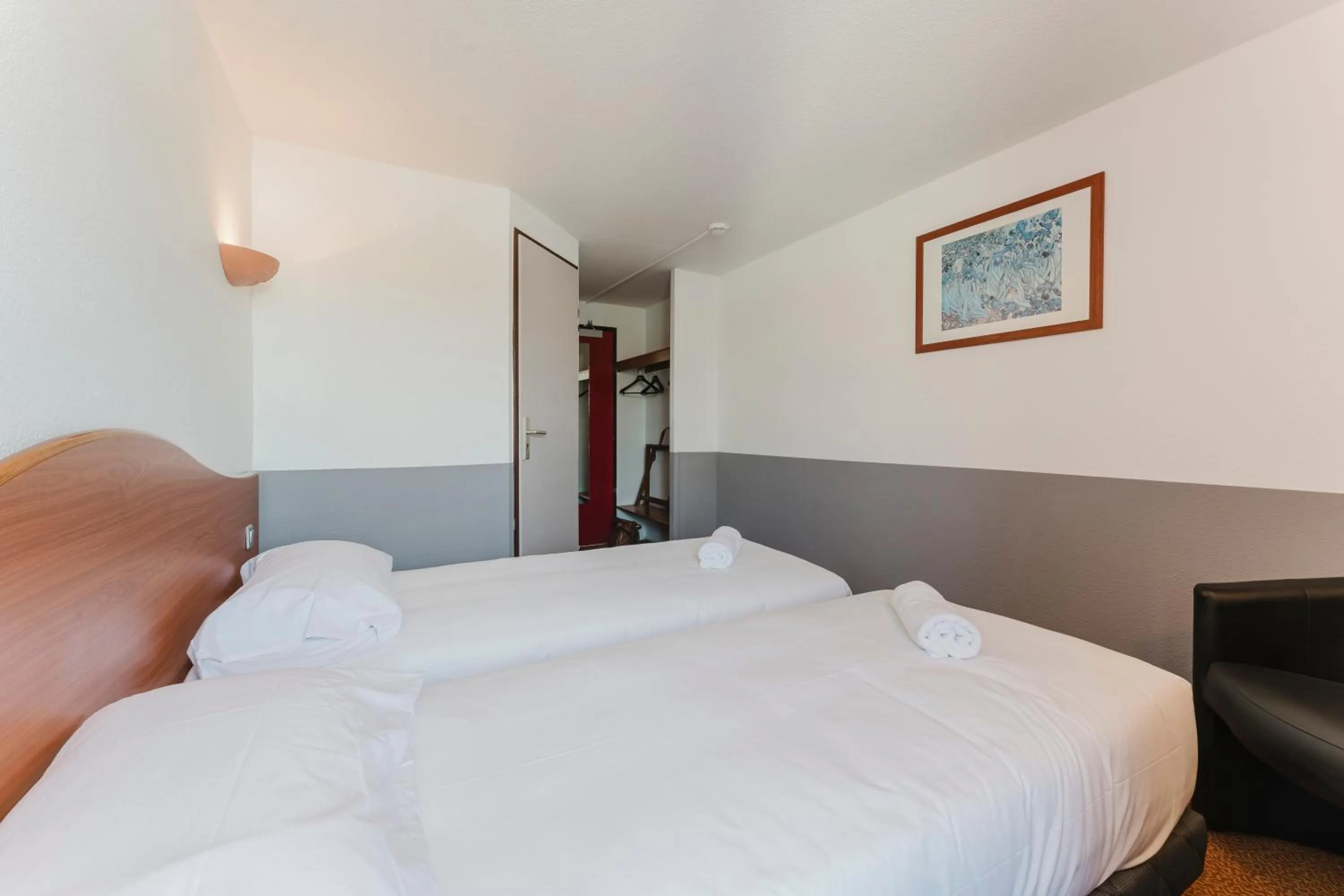 Bedroom, Bed in Cap Hôtel