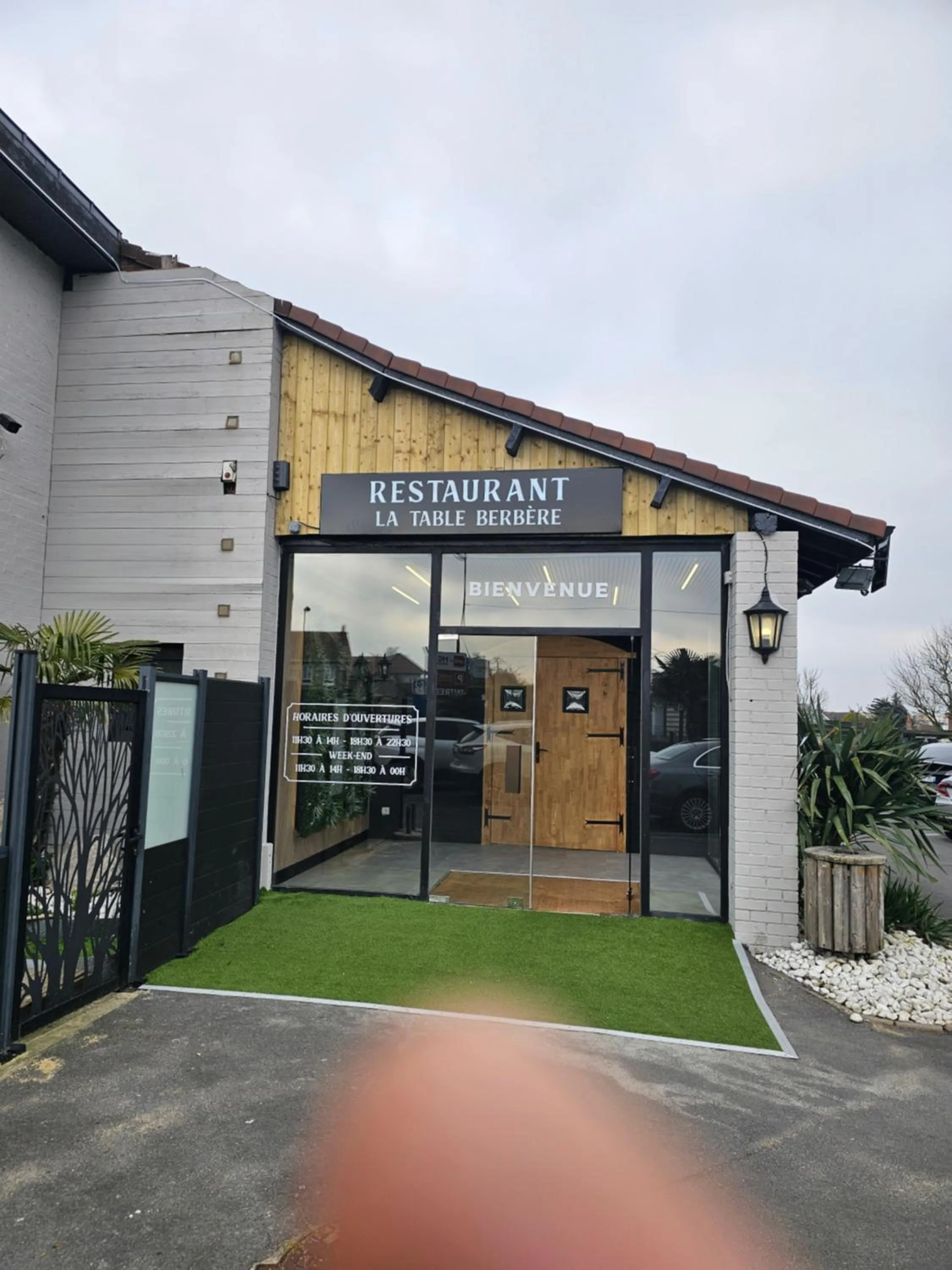 Restaurant/places to eat in Cap Hôtel